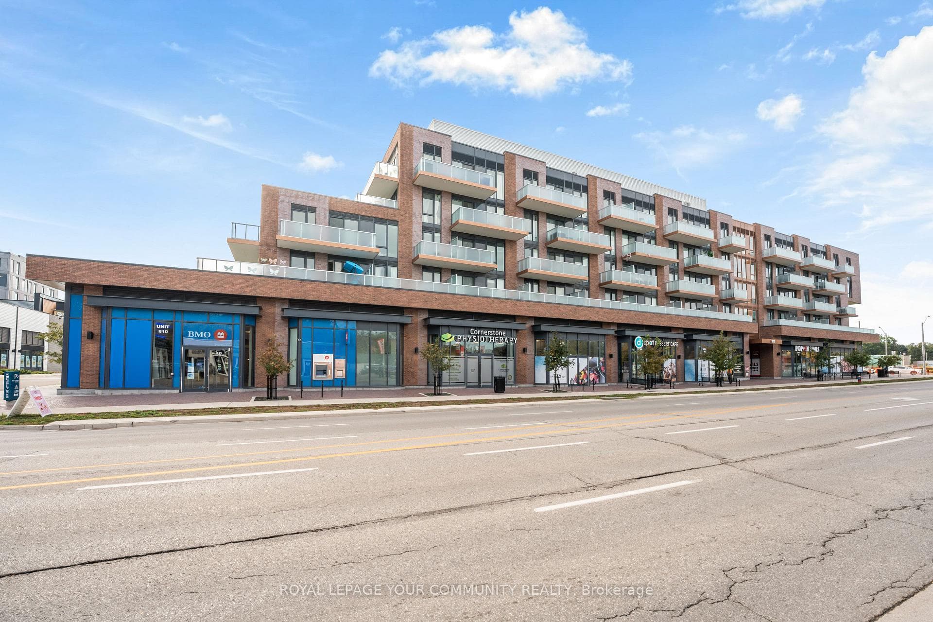 215 Lakeshore Road Unit 215, Mississauga, ON L5H 0A7 - Photo 1