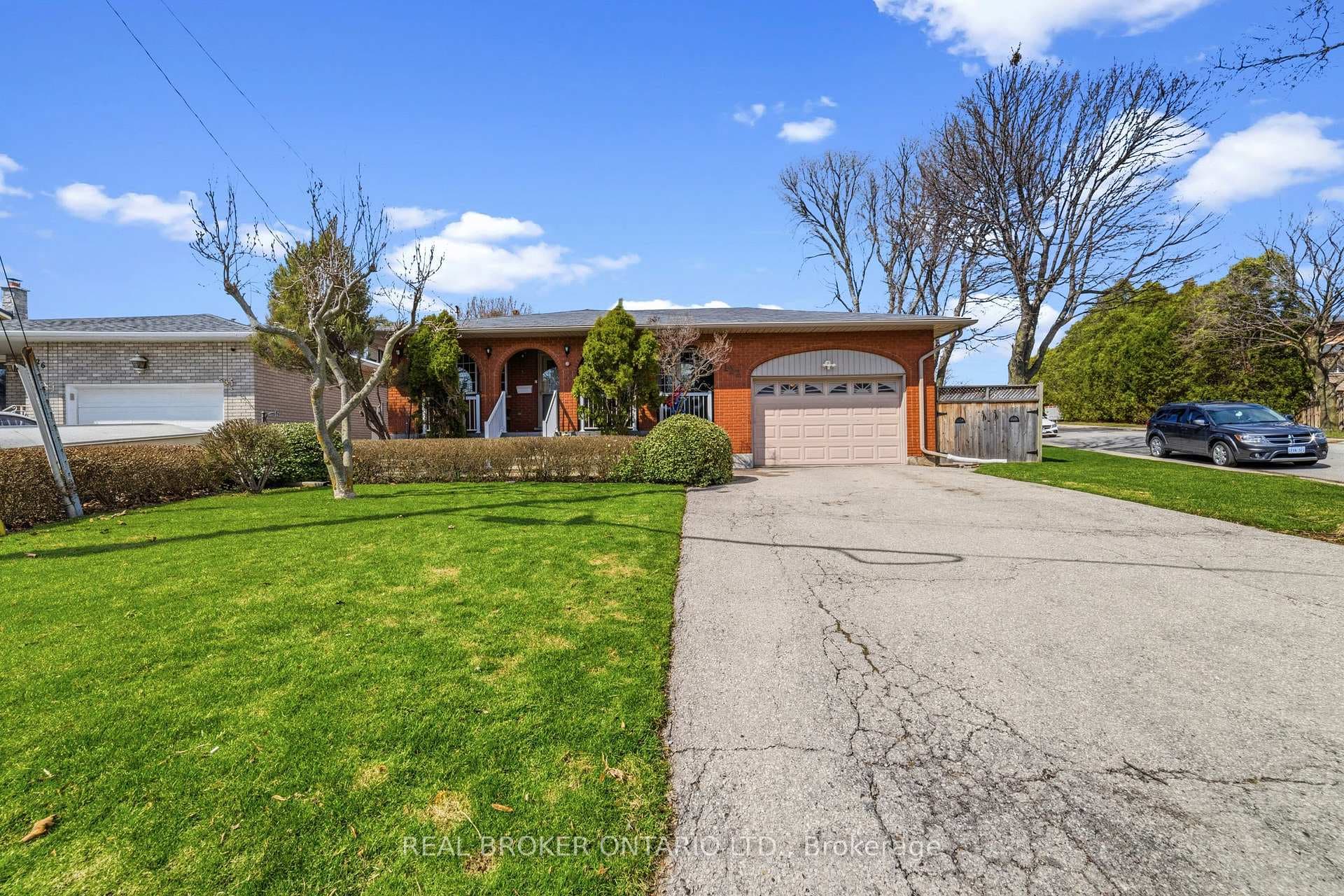 122 Green Cedar Drive, Hamilton