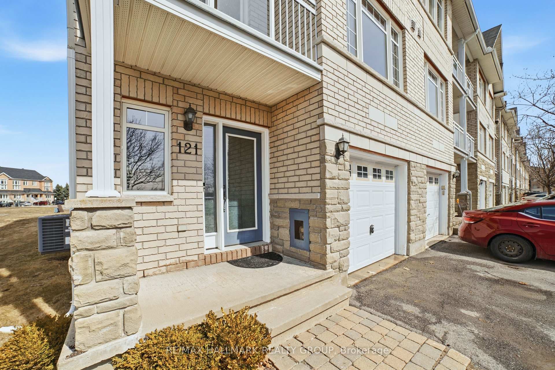 121 Corinth Private, Cityview - Parkwoods Hills - Rideau Shore, ON K2E 0A8 - Photo 1