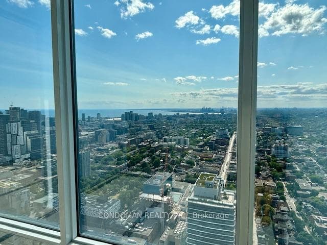 488 University Avenue Unit 4316, Downtown Toronto / Waterfront, ON M5G 0C1 - Photo 1