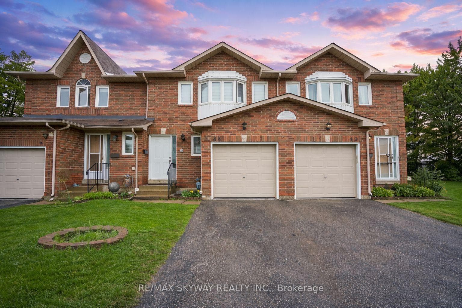1485 Torrington Drive Unit 44, Mississauga, ON L5V 1Y3 - Photo 1