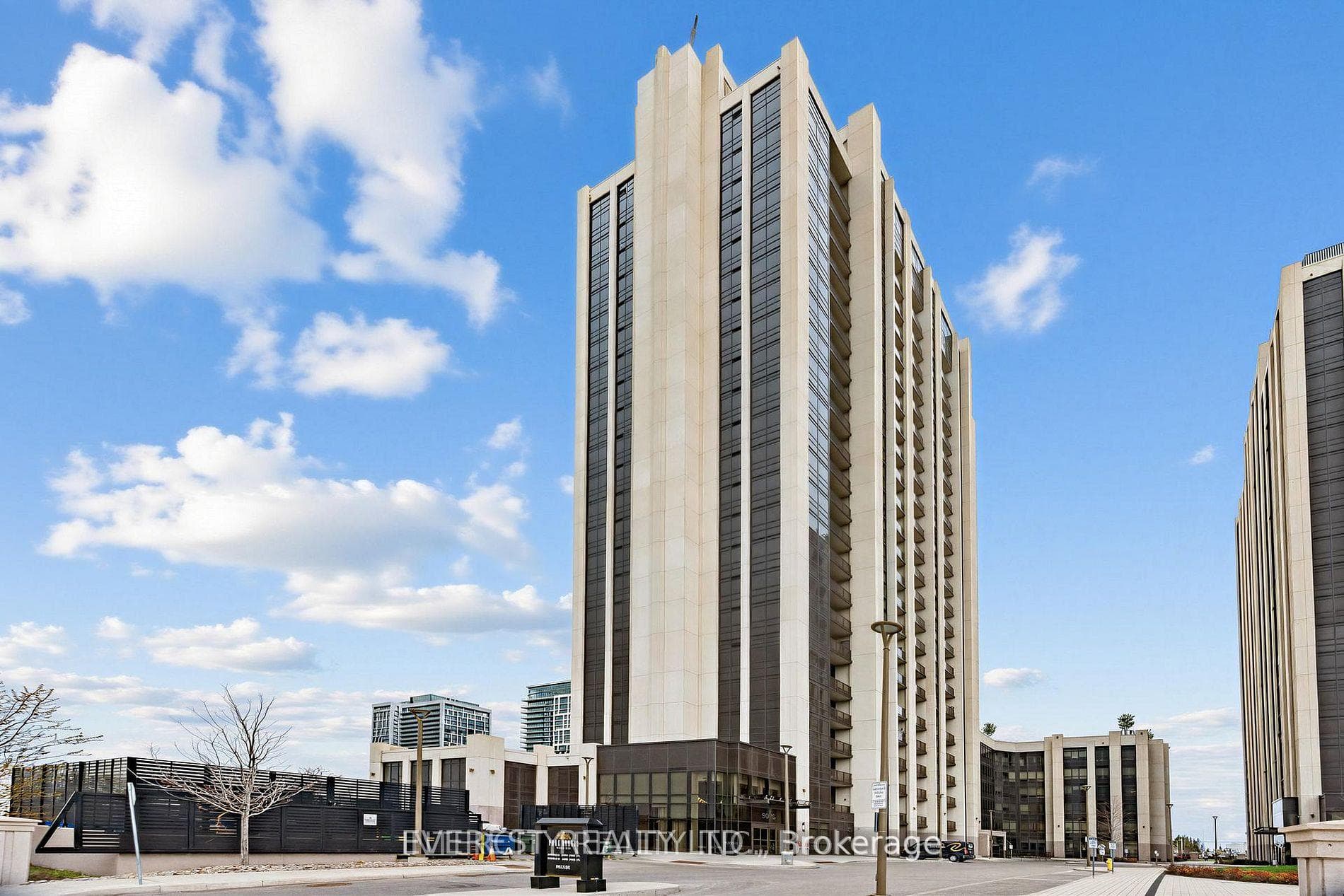 9075 Jane Street Unit 1706, Vaughan