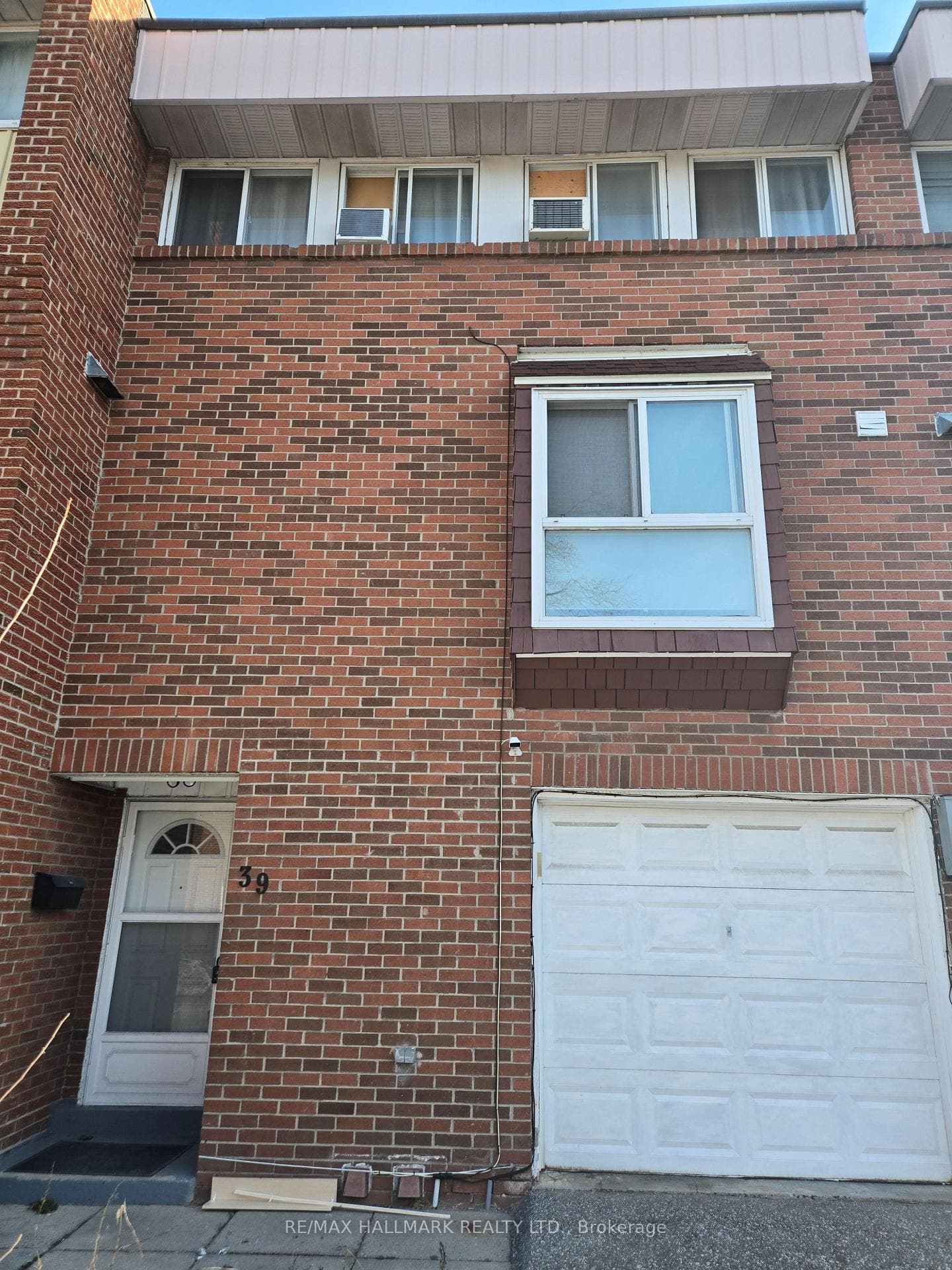 39 John Cabot Way, Downsview / Black Creek, ON M3N 2T5 - Photo 1