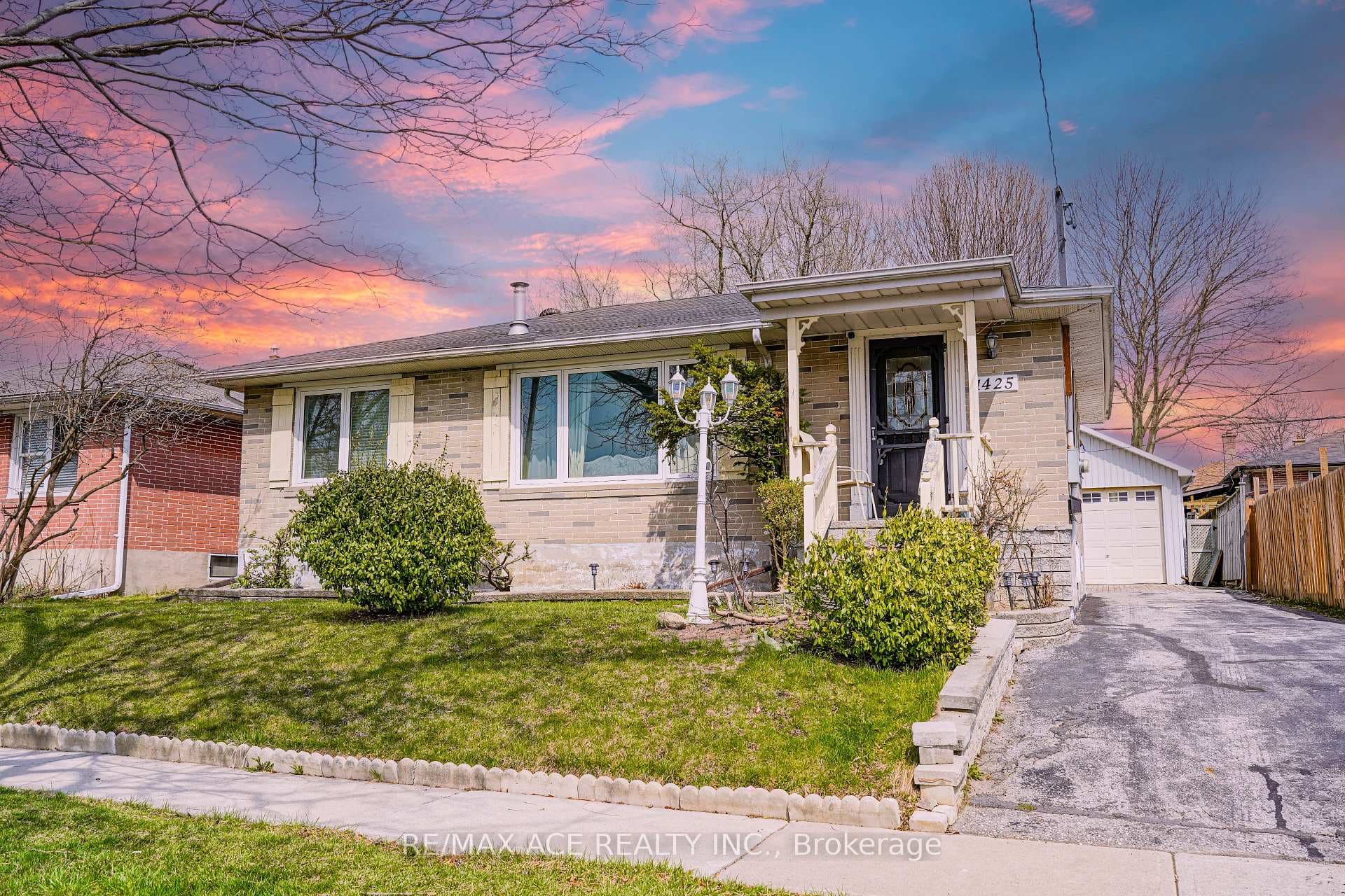 1425 Lakefield Street, Oshawa, ON L1J 3Z1 - Photo 1
