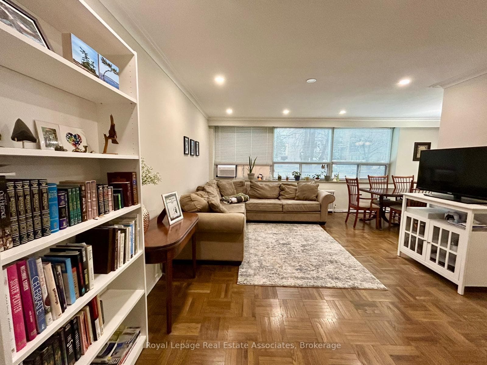 6 Meadowbrook Road Unit 1, Lawrence Park / Bedford Park, ON M6B 2S4 - Photo 1