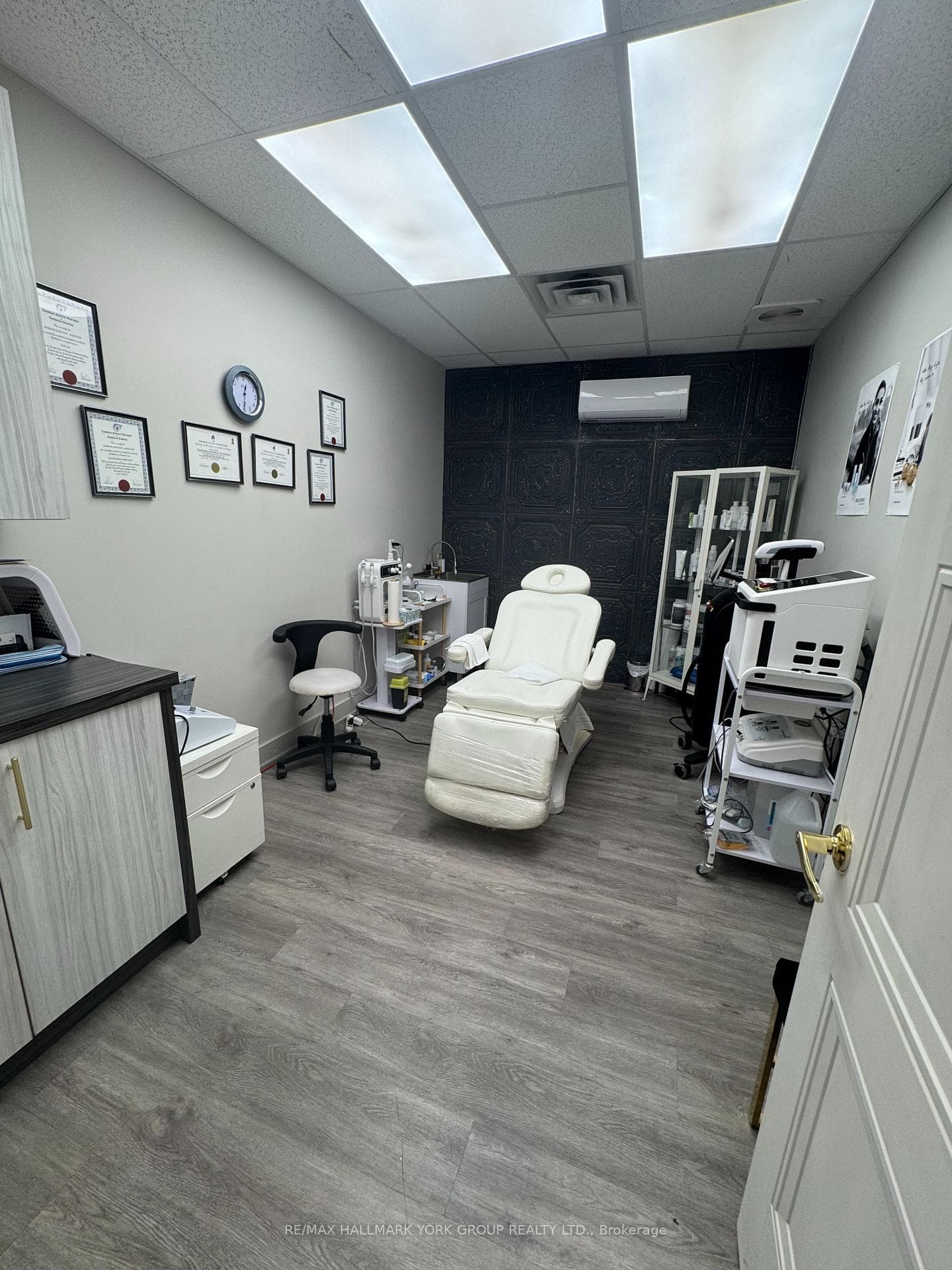 6166 Yonge Street Unit 3-Multi-Use Suite, Thornhill / Willowdale, ON M2M 3X1 - Photo 1