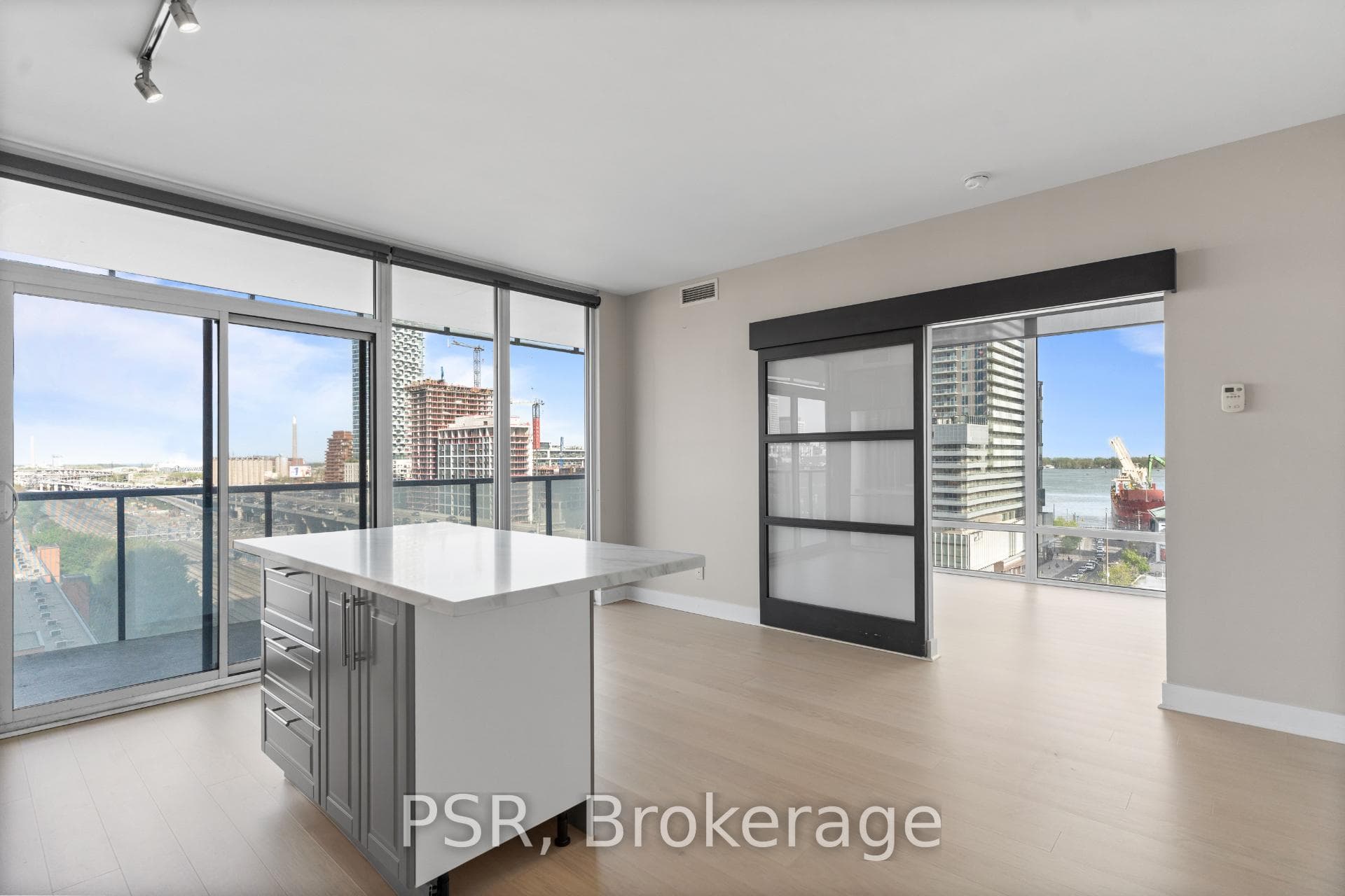1 Market Street Unit 1011, Regent Park / Cabbagetown / St. James Town, ON M5E 0A2 - Photo 1