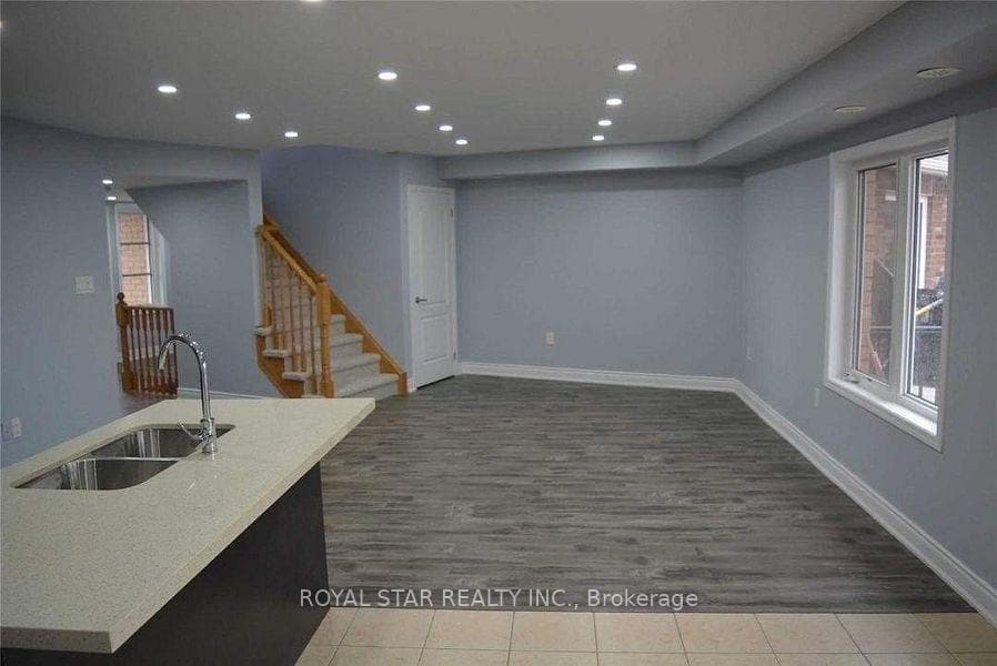 54 Baycliffe Crescent Unit Upper, Brampton, ON L7A 3Z3 - Photo 1