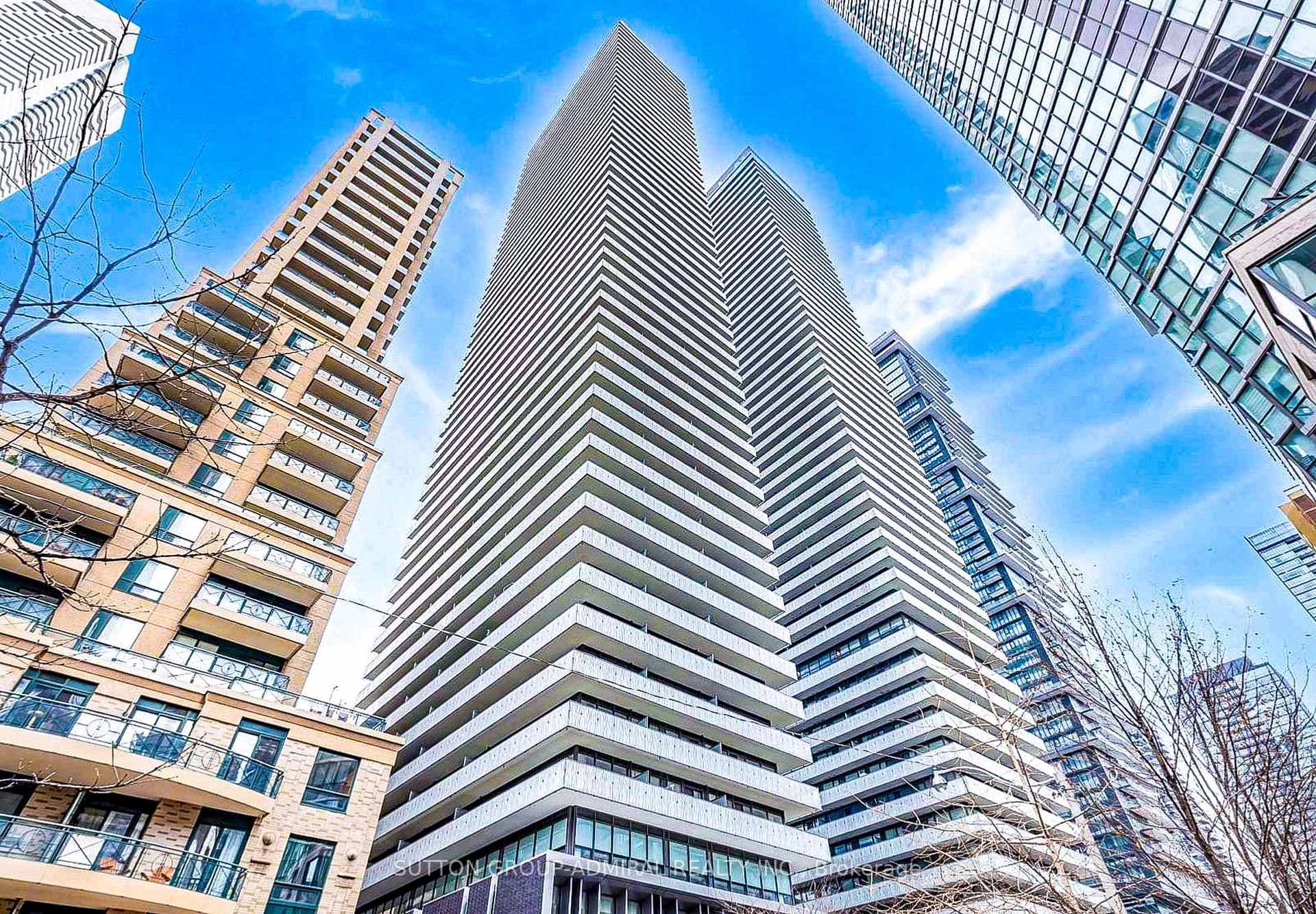 42 Charles Street Unit 2204, Regent Park / Cabbagetown / St. James Town, ON M4Y 1T4 - Photo 1