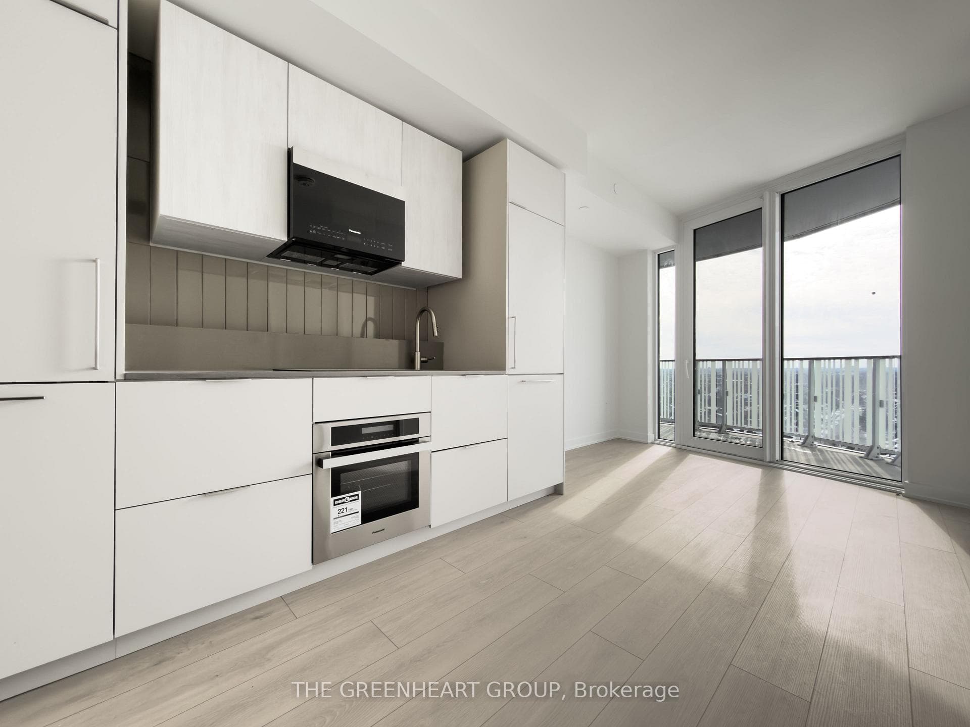 1 Fairview Road Unit 1510, Mississauga, ON L5A 4C6 - Photo 1