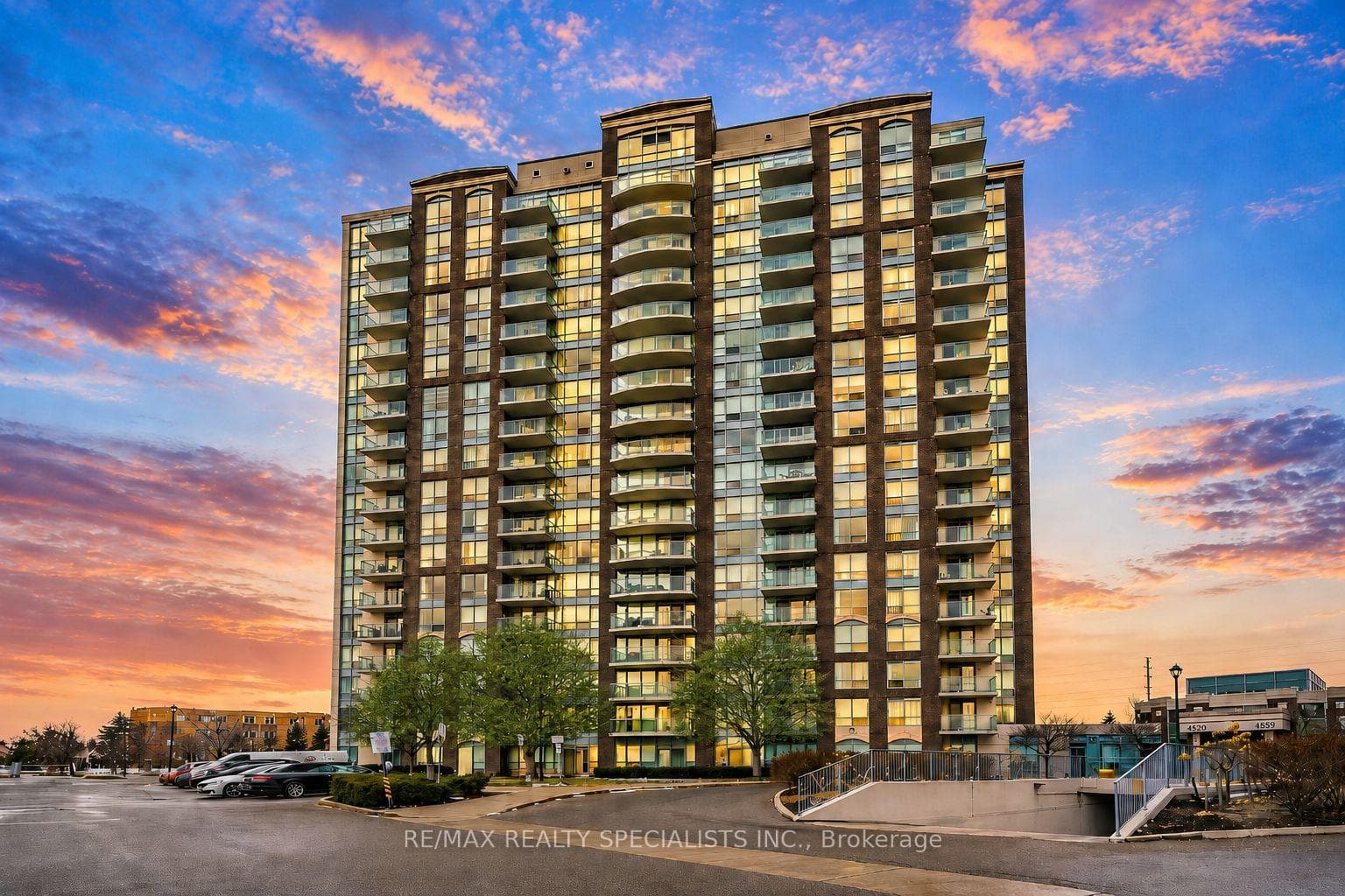 4879 Kimbermount Avenue Unit 810, Mississauga, ON L5M 7R8 - Photo 1