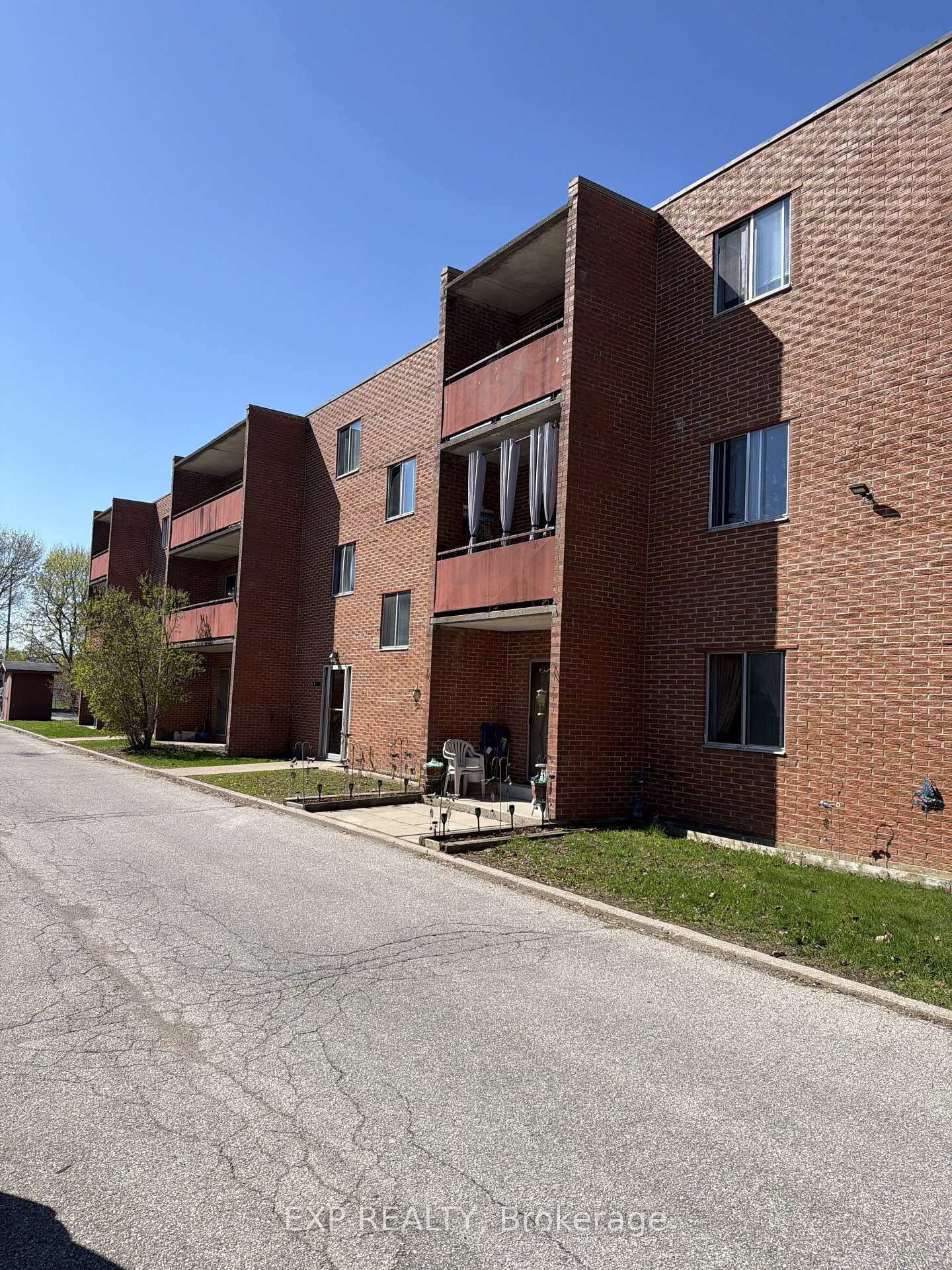 187 Lisgar Ave Avenue Unit 204, Tillsonburg, ON N4G 3L5 - Photo 1