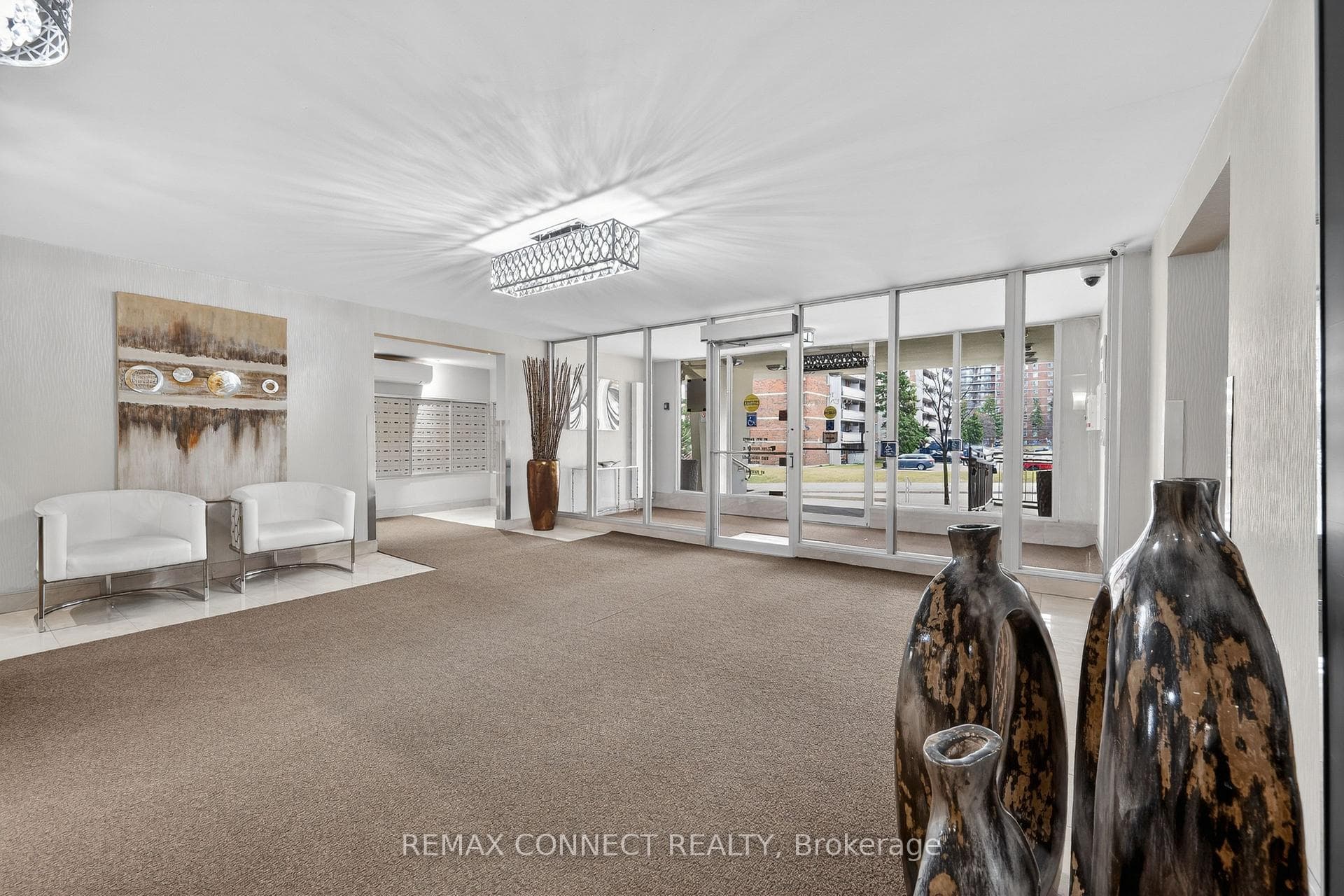 2 Glamorgan Avenue Unit 910, Dorset Park / Kennedy Park, ON M1P 2M8 - Photo 1