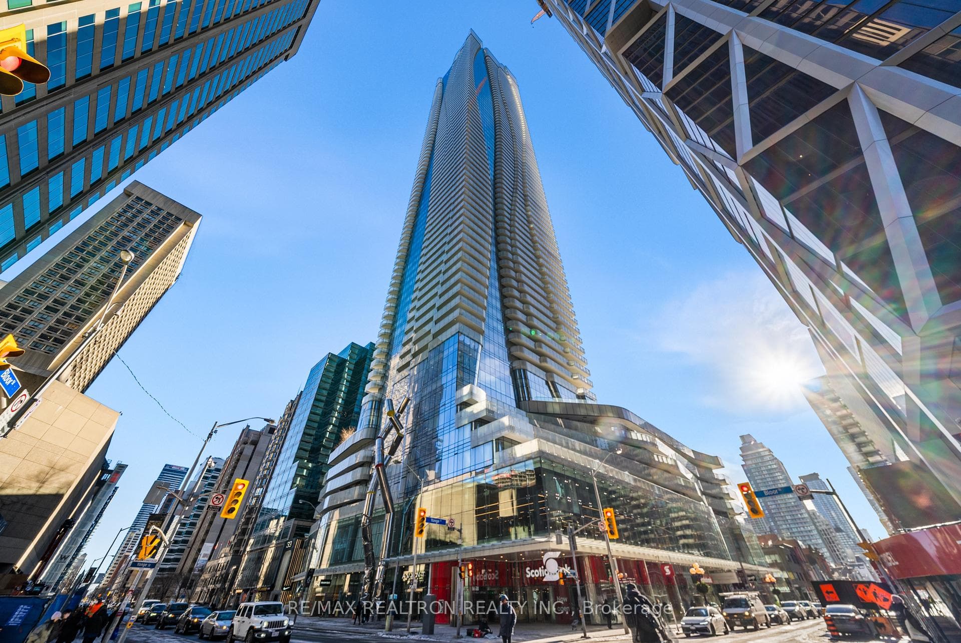 1 Bloor Street Unit 6010, Regent Park / Cabbagetown / St. James Town, ON M4W 0A8 - Photo 1