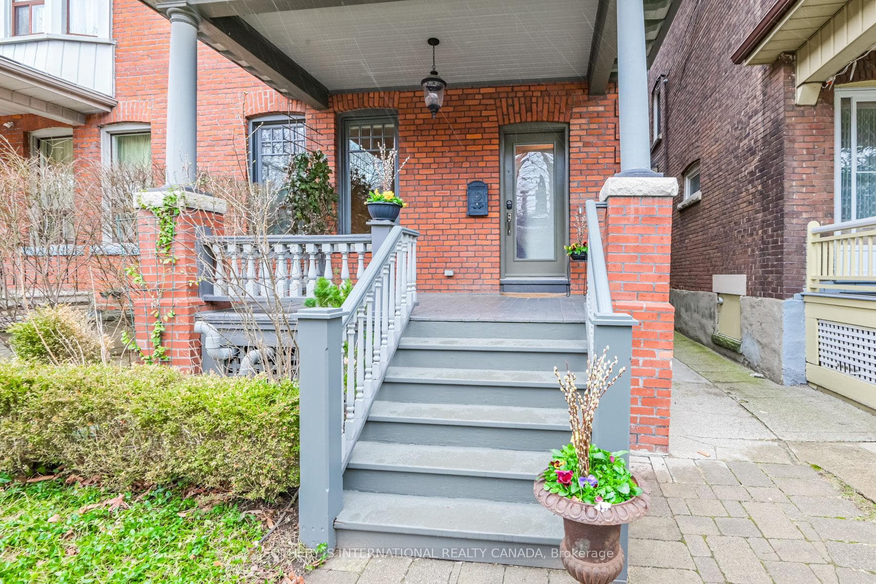 525 Markham Street, Downtown Toronto / Waterfront, ON M6G 2L4 - Photo 1