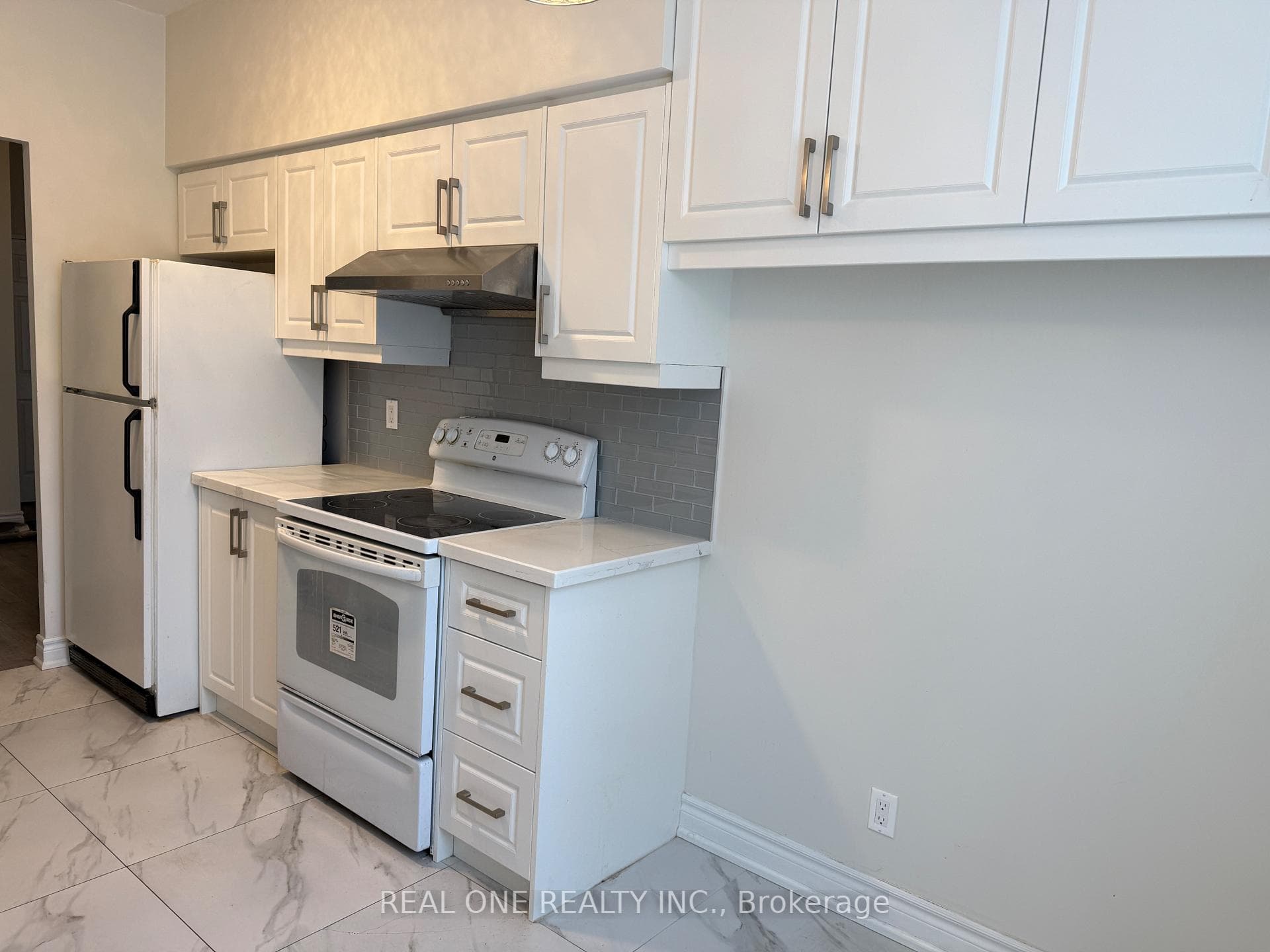 35 Empress Avenue Unit 102, Willowdale / Newtonbrook, ON M2N 6T3 - Photo 1