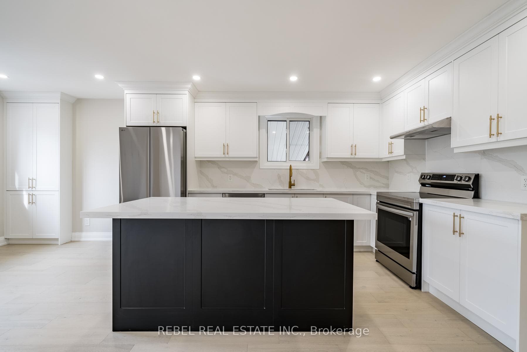 83 Claymore Crescent Unit main, Oshawa, ON L1G 6G3 - Photo 1