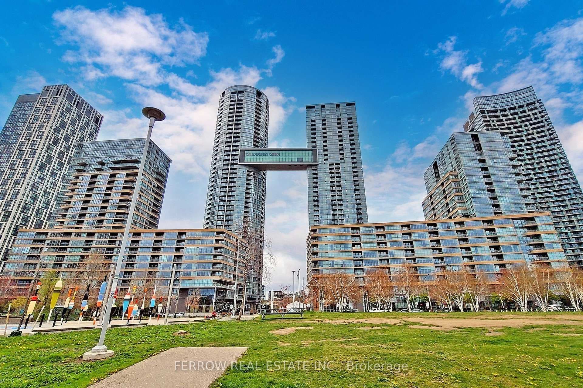 21 Iceboat Terrace Unit 4702, Downtown Toronto / Waterfront, ON M5V 4A9 - Photo 1