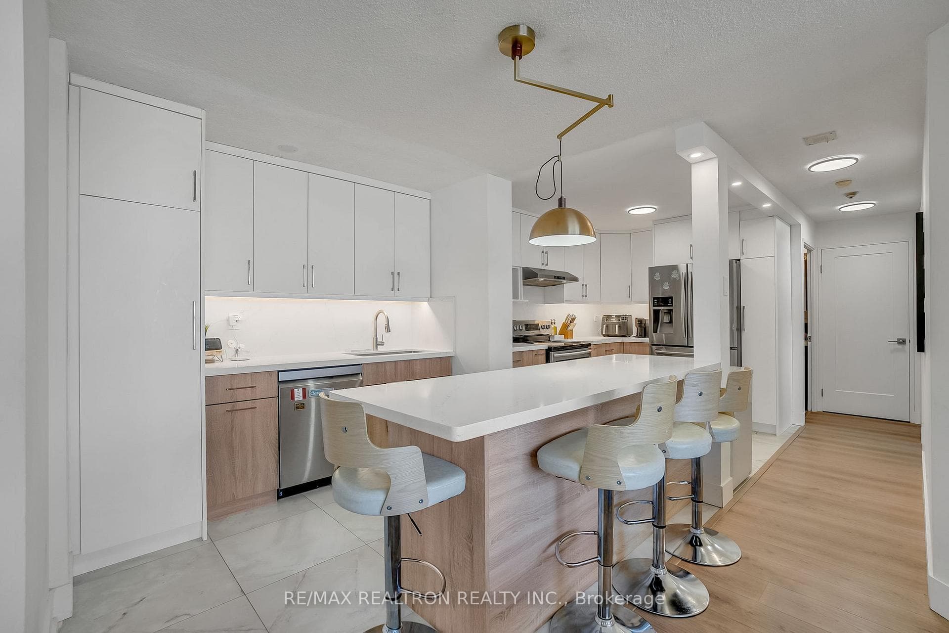 4185 Shipp Drive Unit 1713, Mississauga, ON L4Z 2Y8 - Photo 1