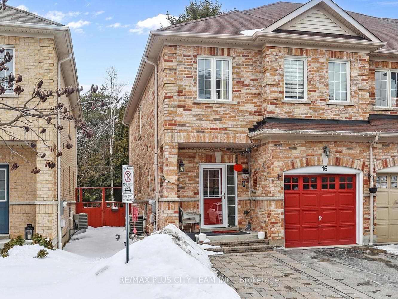 16 Edison Way, Whitby, ON L1R 0M3 - Photo 1
