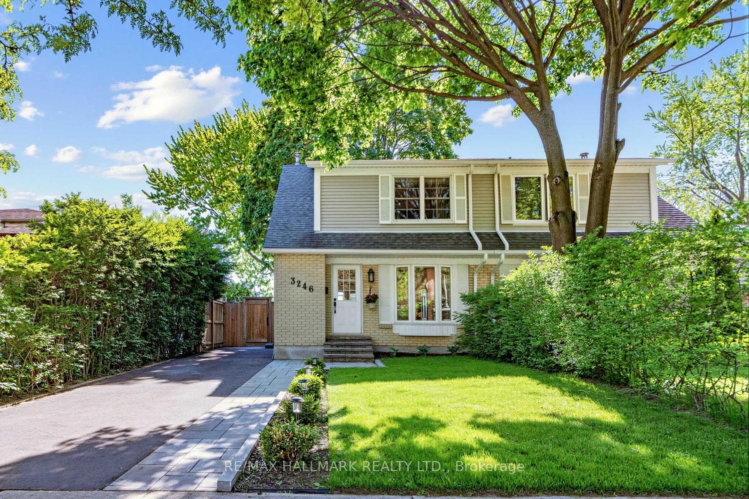 3246 Candela Drive, Mississauga, ON L5A 2T8 - Photo 1