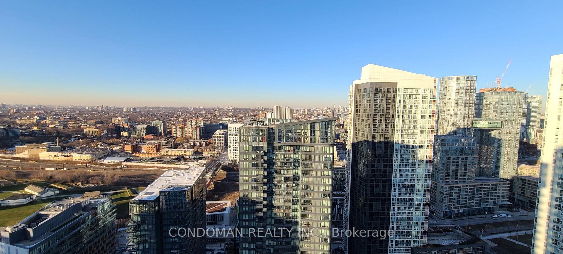 17 Bathurst Street Unit 3906, Downtown Toronto / Waterfront, ON M5V 1A5 - Photo 1