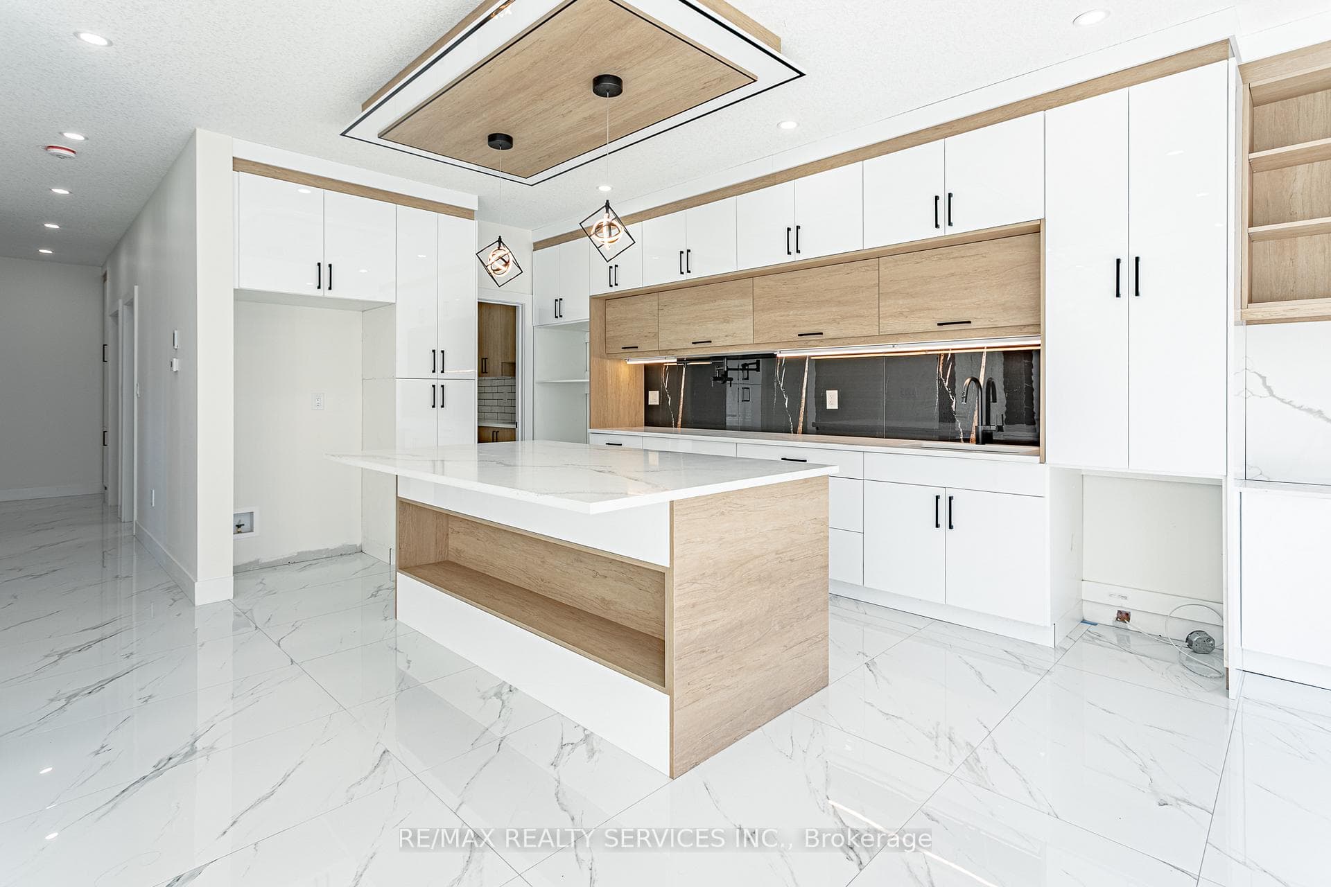 1260 Honeywood Drive, London South, ON N6M 1E8 - Photo 1