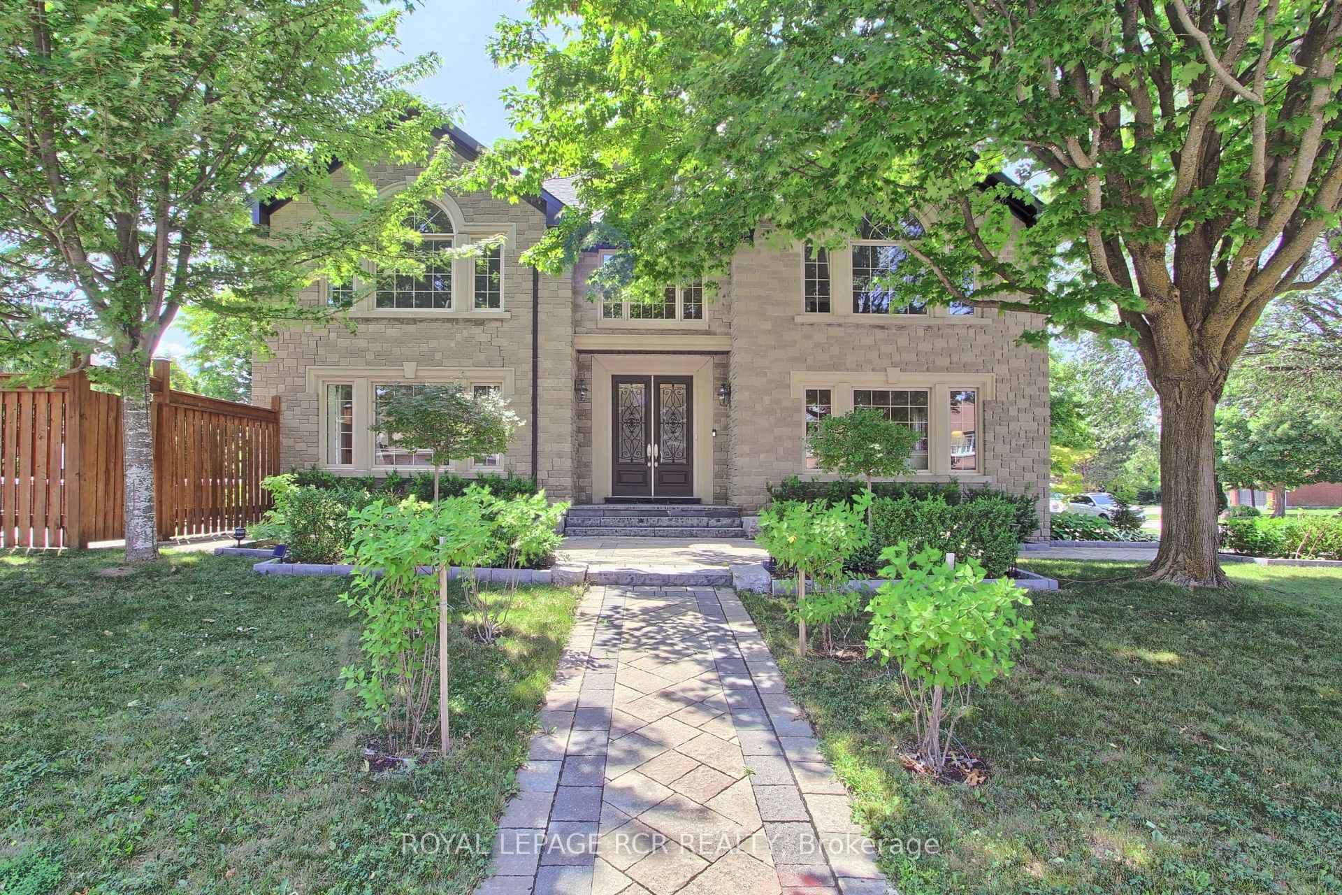 646 Brooker Ridge, Newmarket, ON L3X 1V7 - Photo 1