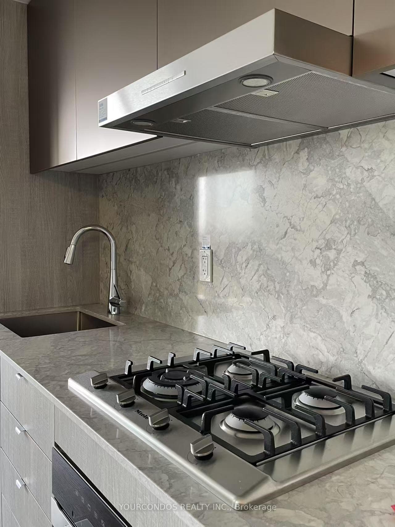 771 Yonge Street Unit 1708, Annex / Yorkville / Summerhill, ON M4W 2G4 - Photo 1