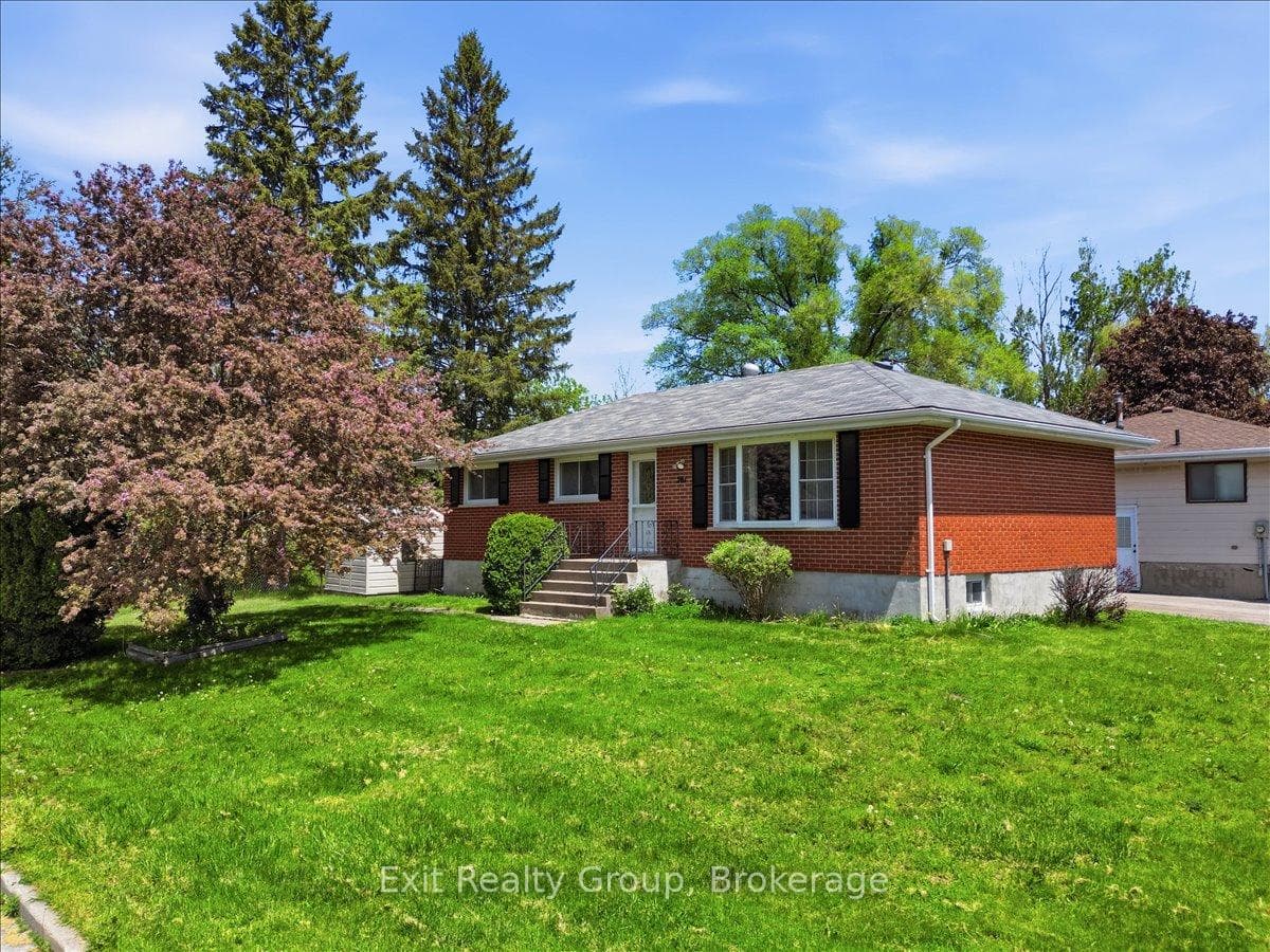 261 Byron Street, Quinte West, ON K8V 2Z3 - Photo 1