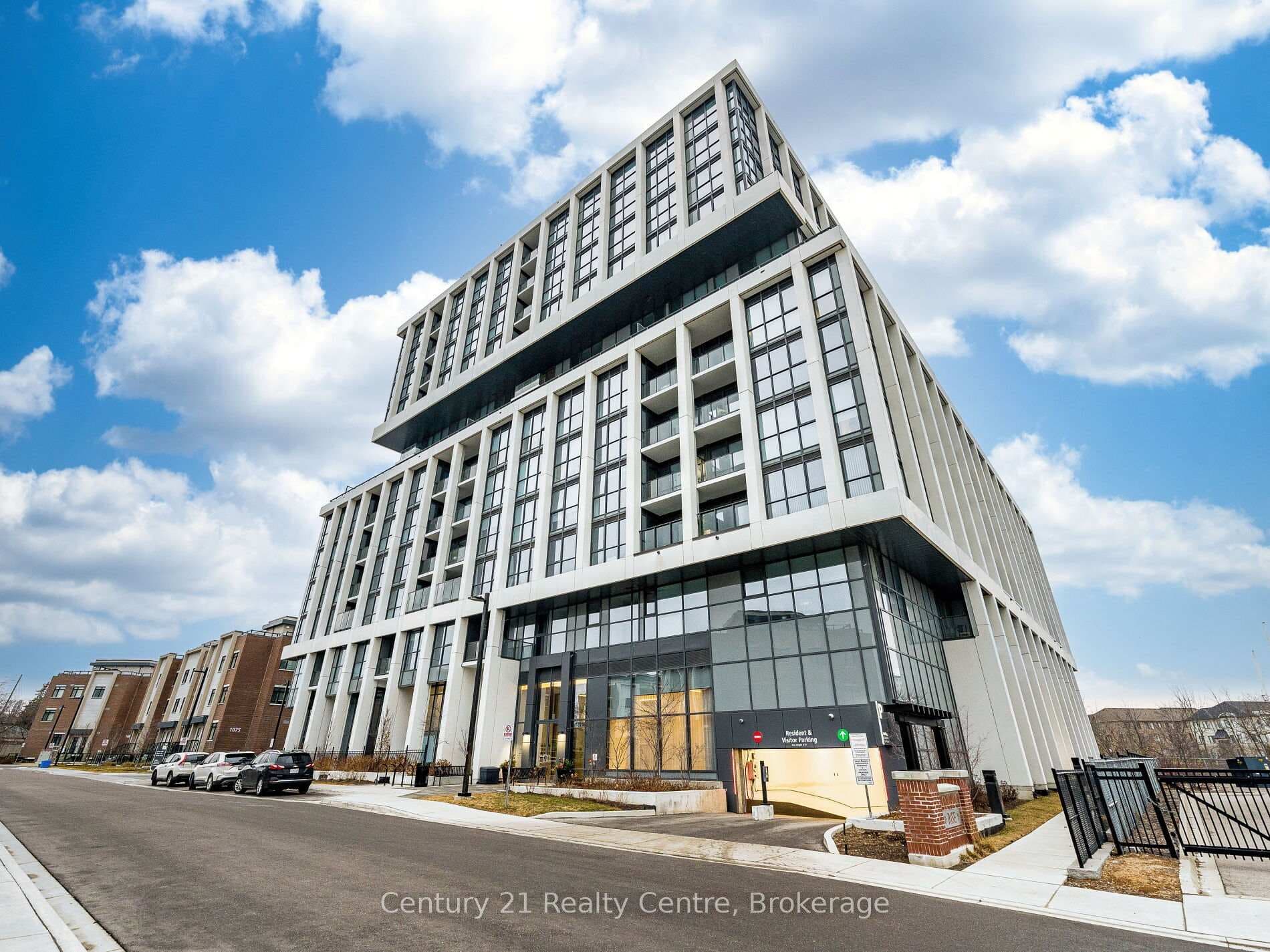 1063 Douglas McCurdy Common Unit 303, Mississauga, ON L5G 0C5 - Photo 1