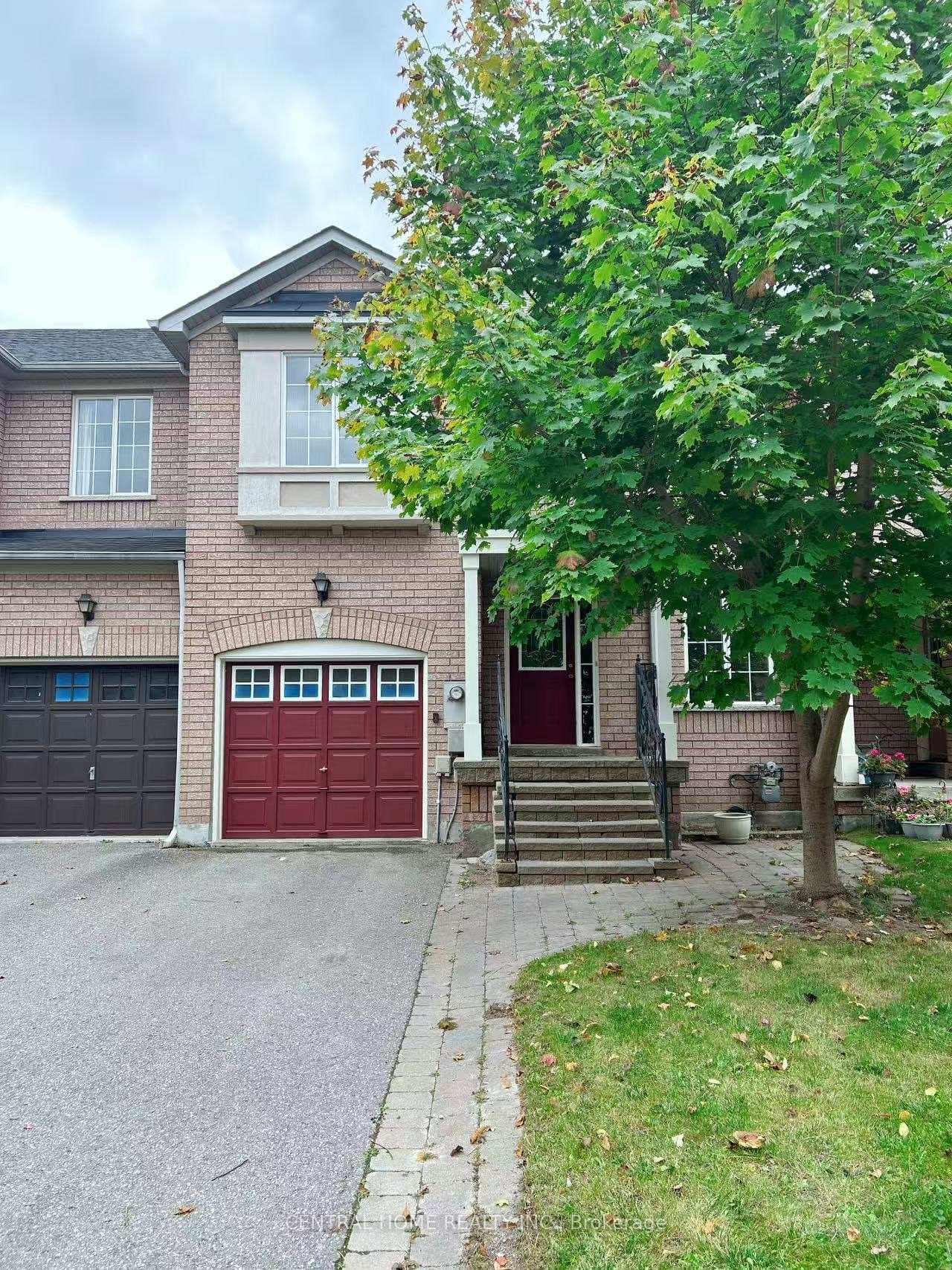 81 Bassett Avenue, Richmond Hill, ON L4B 4H5 - Photo 1