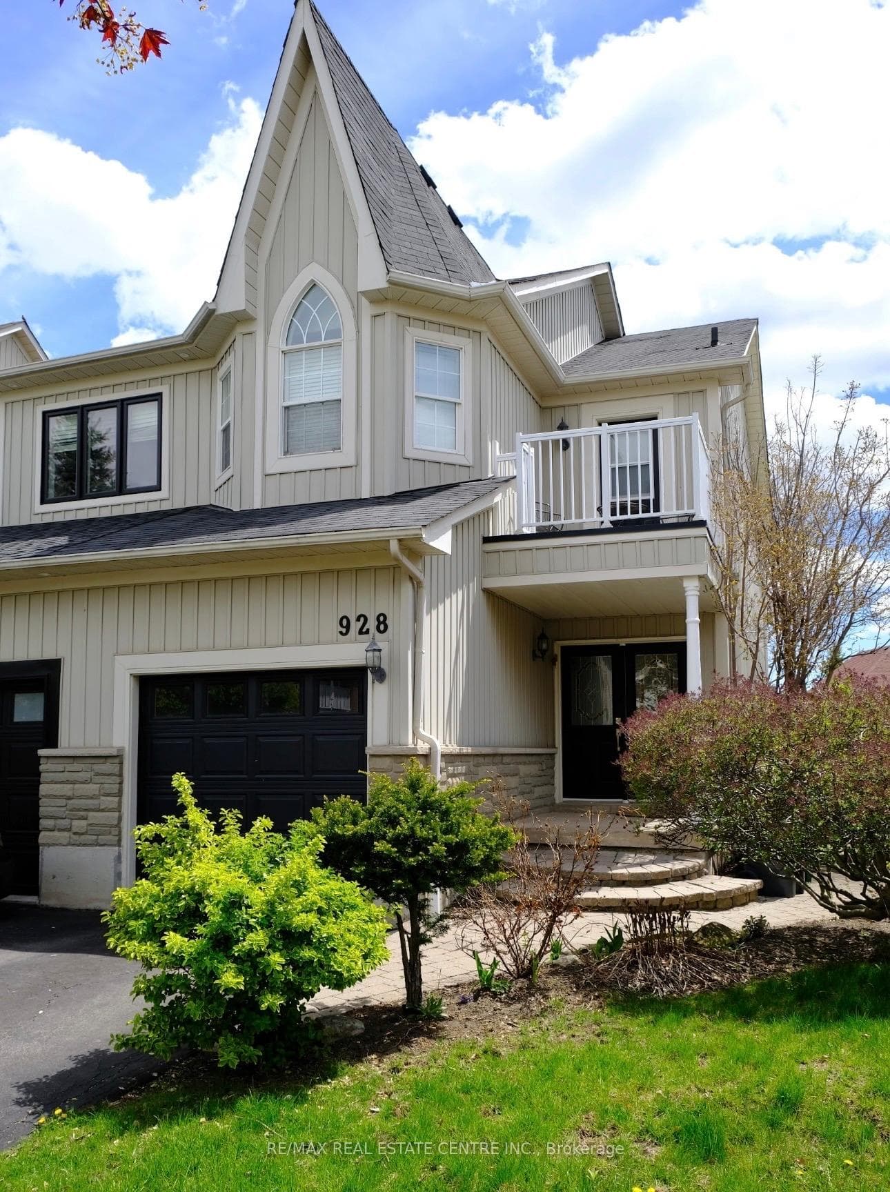 928 Golden Farmer Way, Mississauga, ON L5W 1B4 - Photo 1