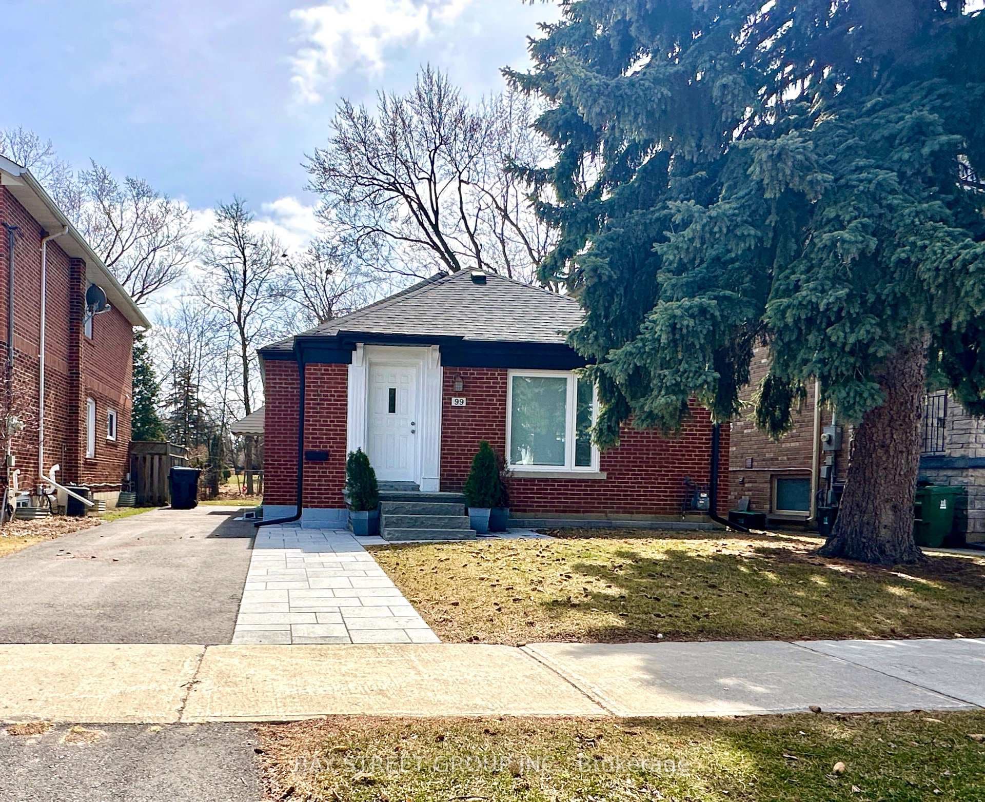 99 Park Home Avenue, Thornhill / Willowdale, ON M2N 1W7 - Photo 1