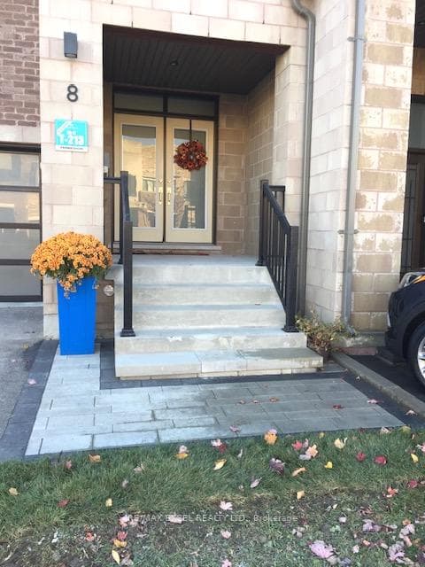 8 Helliwell Crescent, Richmond Hill, ON L4E 5B6 - Photo 1