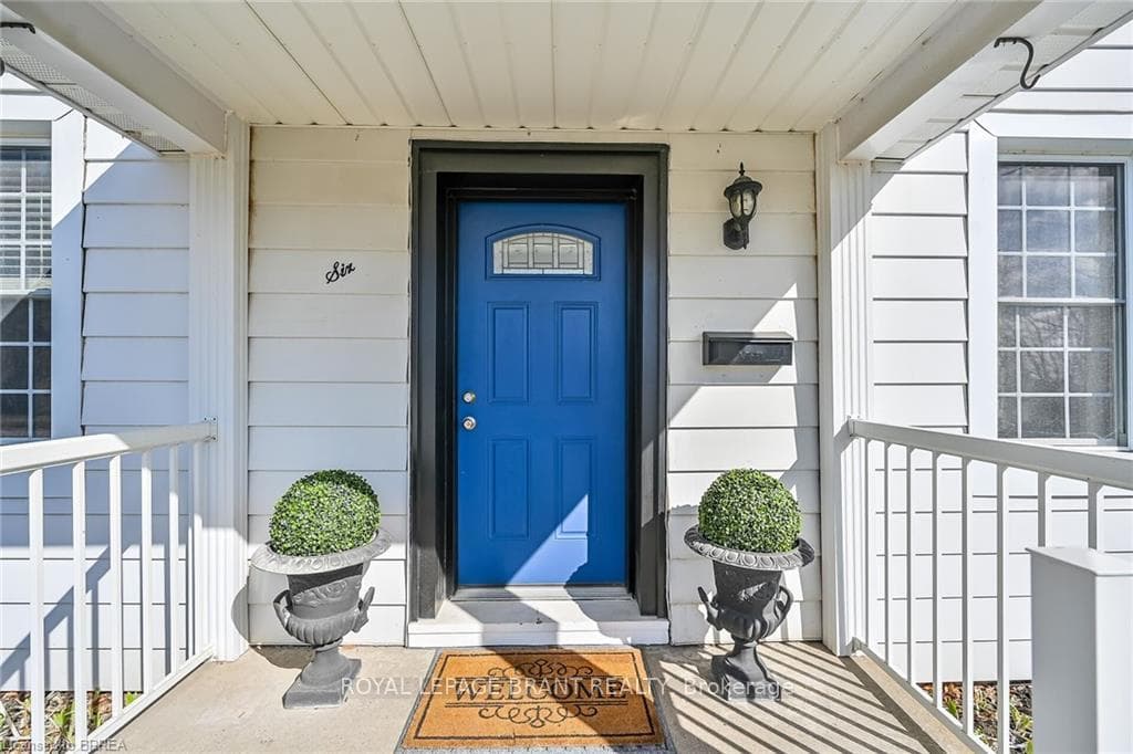 6 Charlotte Street, Brant