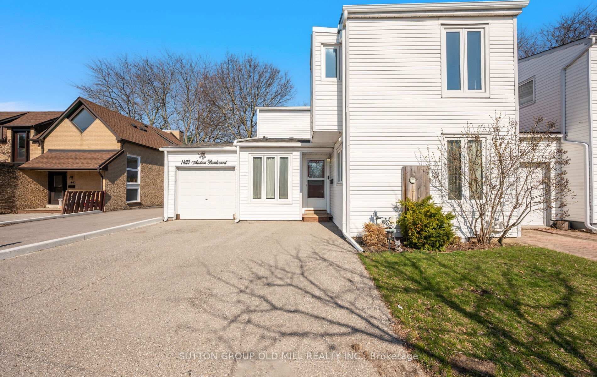 1433 Andros Boulevard, Mississauga, ON L5J 4K2 - Photo 1