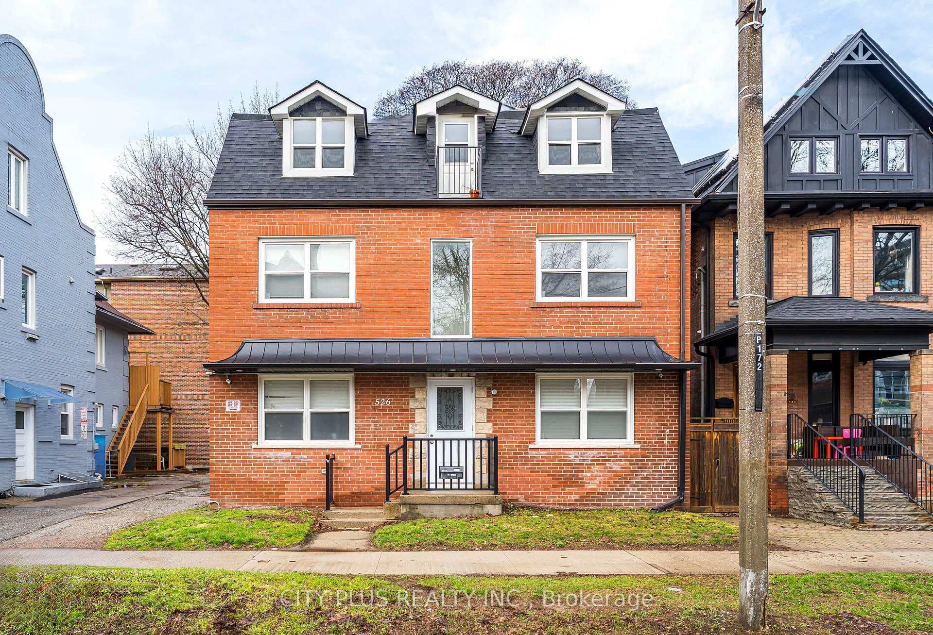 526 Huron Street Unit 202, Annex / Yorkville / Summerhill, ON M5R 2R7 - Photo 1