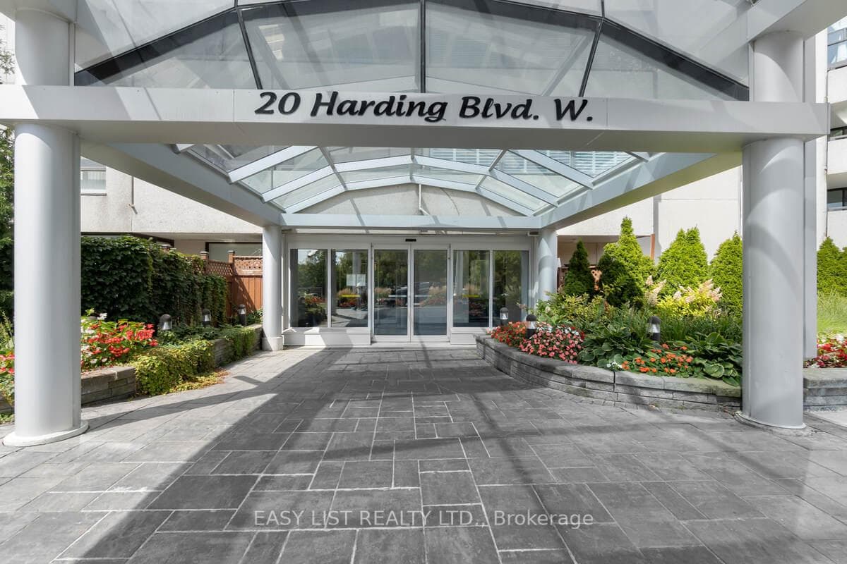 20 Harding Boulevard Unit 810, Richmond Hill, ON L4C 9S4 - Photo 1