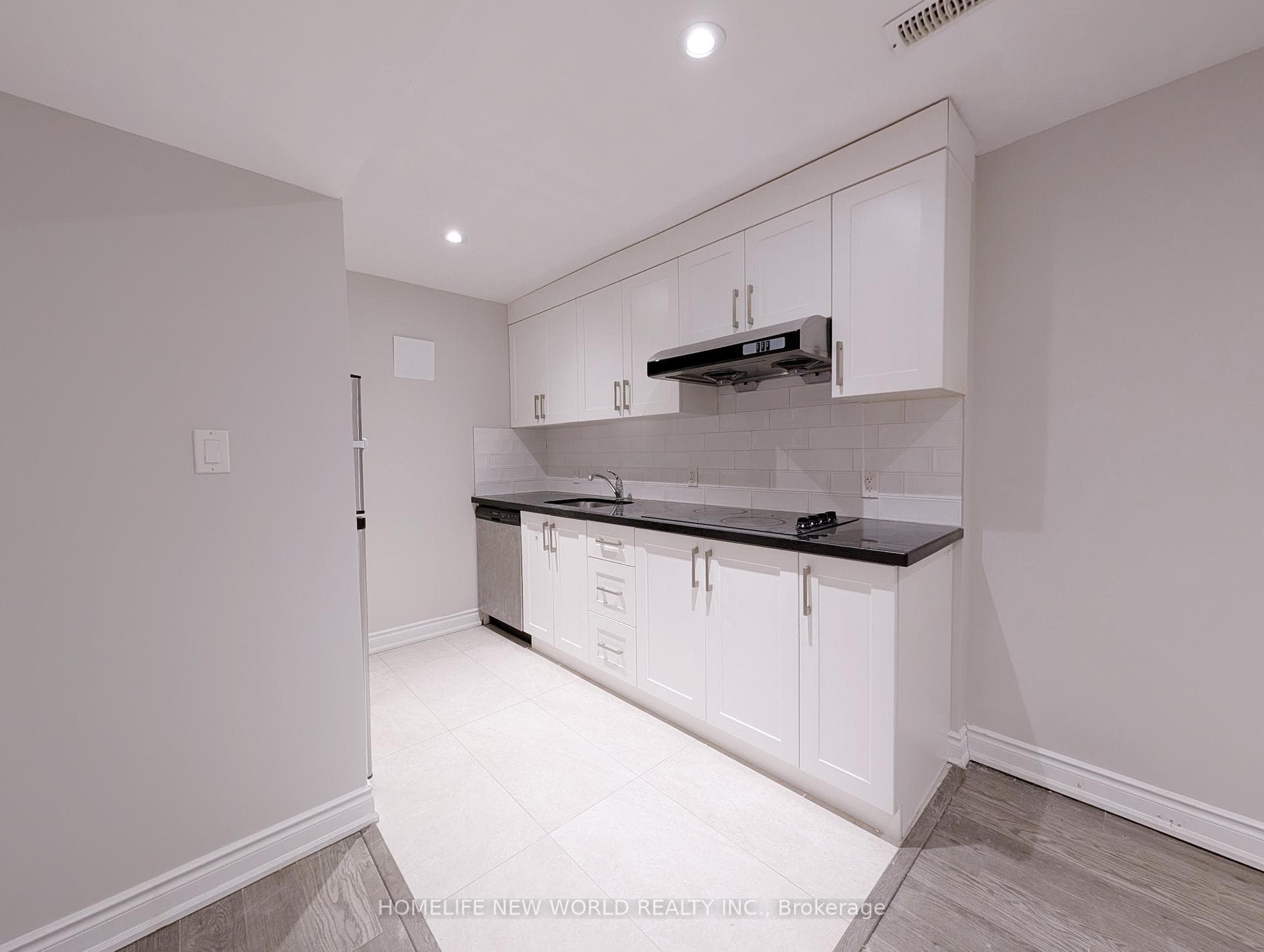 10 Dixon Avenue Unit Lower, The Beaches / Upper Beaches, ON M4L 1N3 - Photo 1