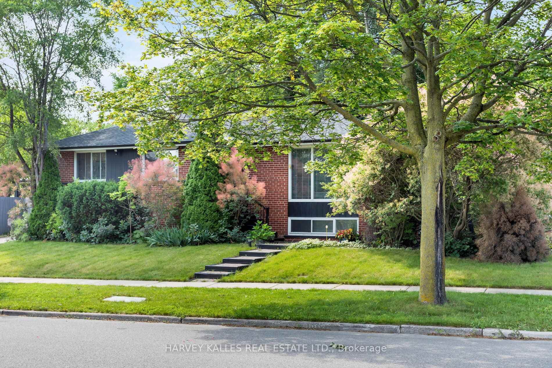 49 Learmont Drive, Toronto W09