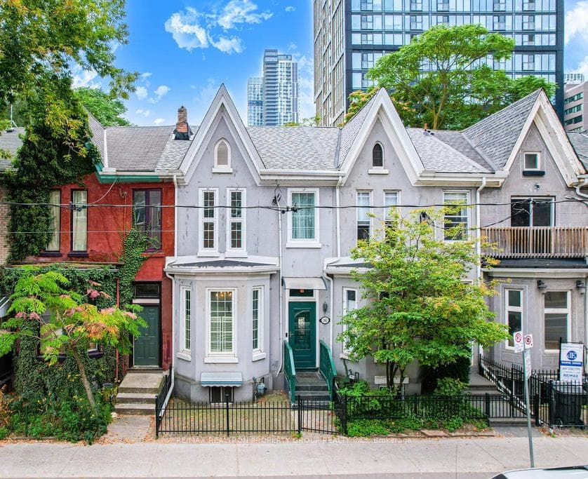 Welcome to 141 Gerrard St E