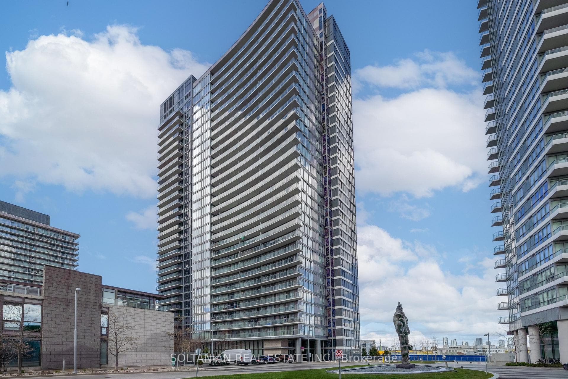 121 Mcmahon Drive Unit 3302, Toronto C15