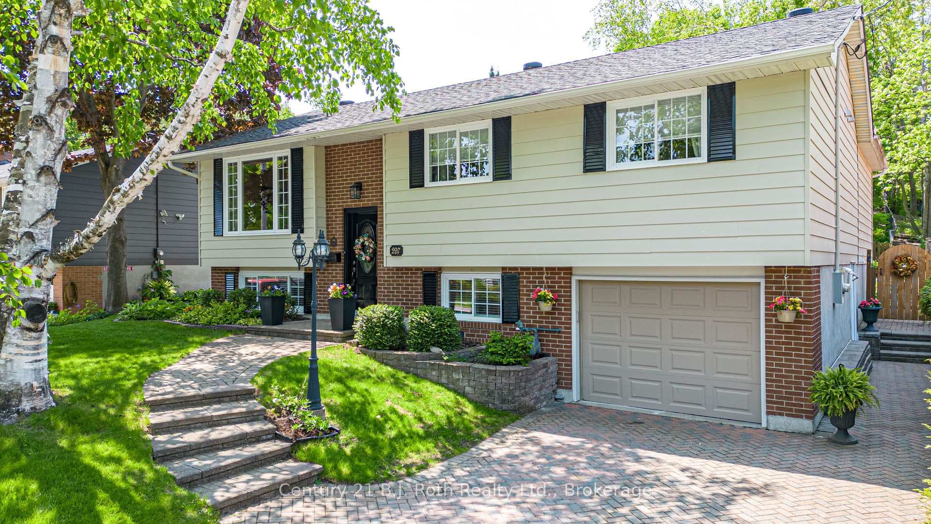 297 Matchedash Street, Orillia, ON L3V 4W1 - Photo 1