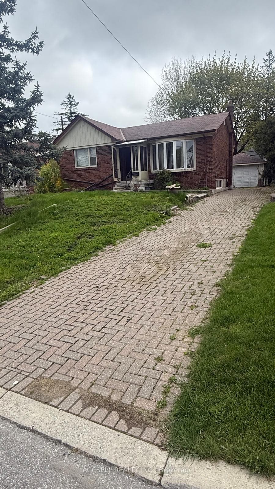 27 Ivordale Crescent, Dorset Park / Kennedy Park, ON M1R 2W5 - Photo 1