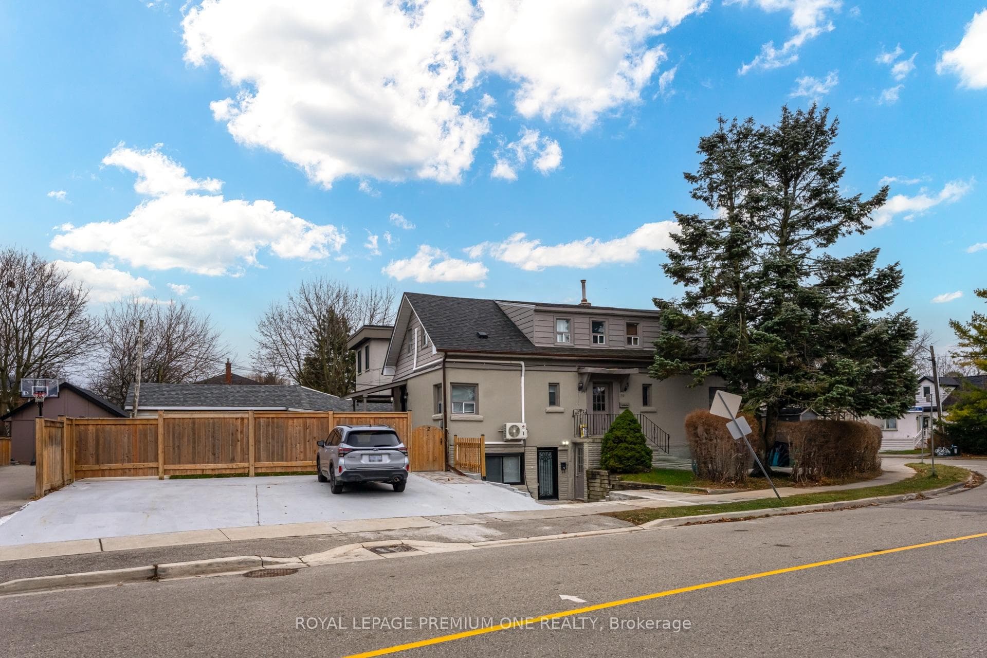 79 Twenty Fifth Street Unit 4, Liberty Village / Parkdale / South Parkdale, ON M8V 3P7 - Photo 1