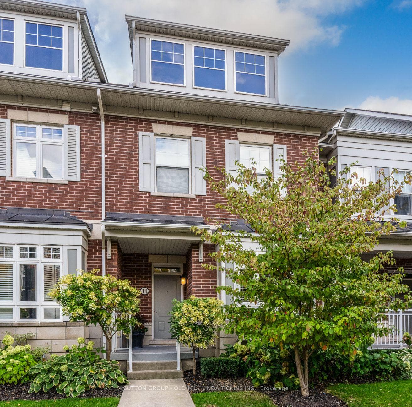 13 Compass Way Unit 25, Mississauga, ON L5G 4T8 - Photo 1