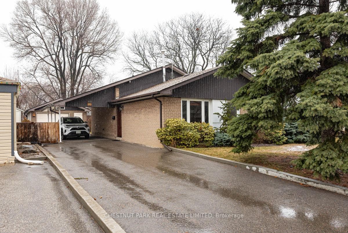 16 Vanderbrent Crescent, Etobicoke (Kingsview Village / Humber Heights), ON M9R 3W8 - Photo 1