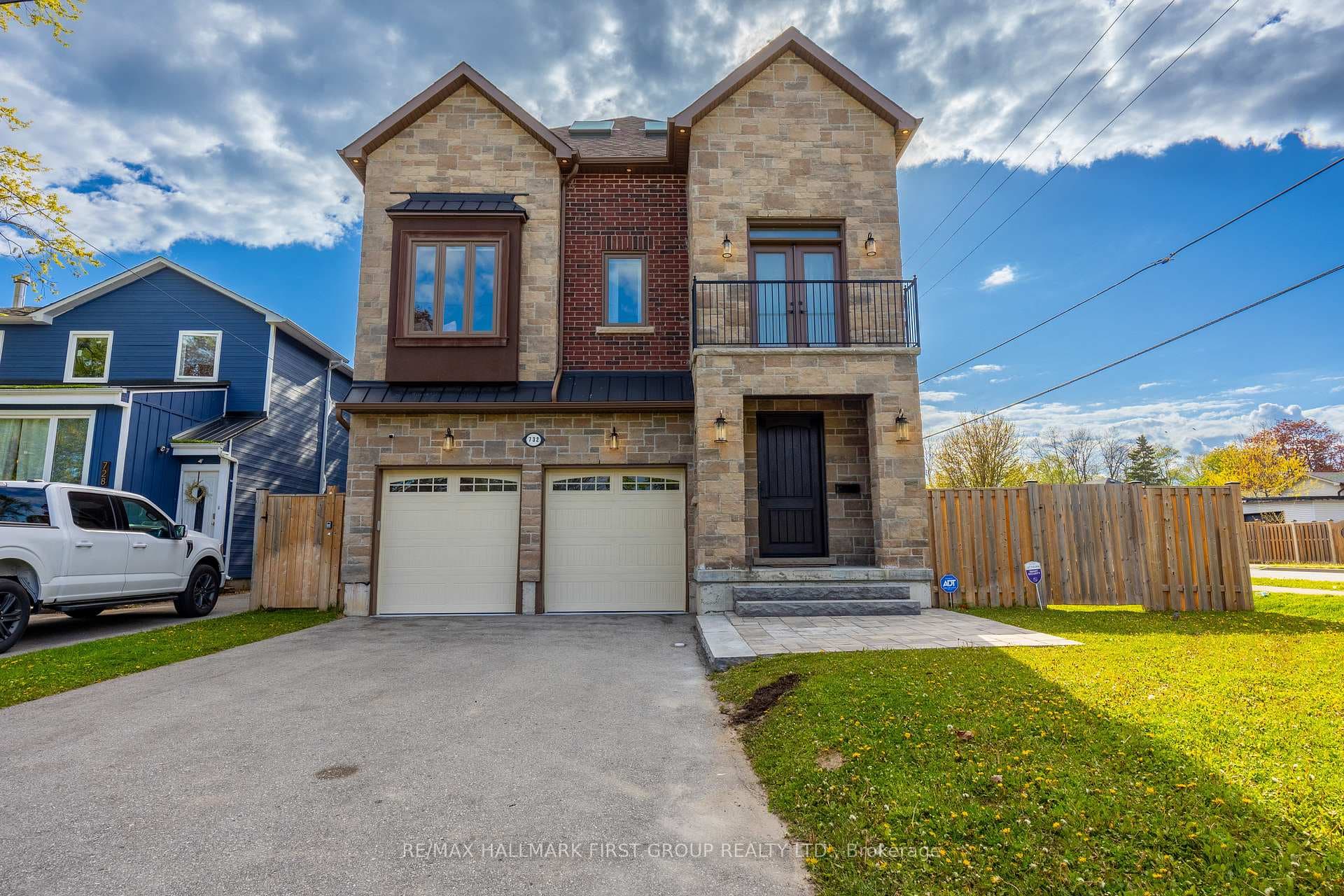 732 Hillview Crescent, Pickering, ON L1W 2R8 - Photo 1