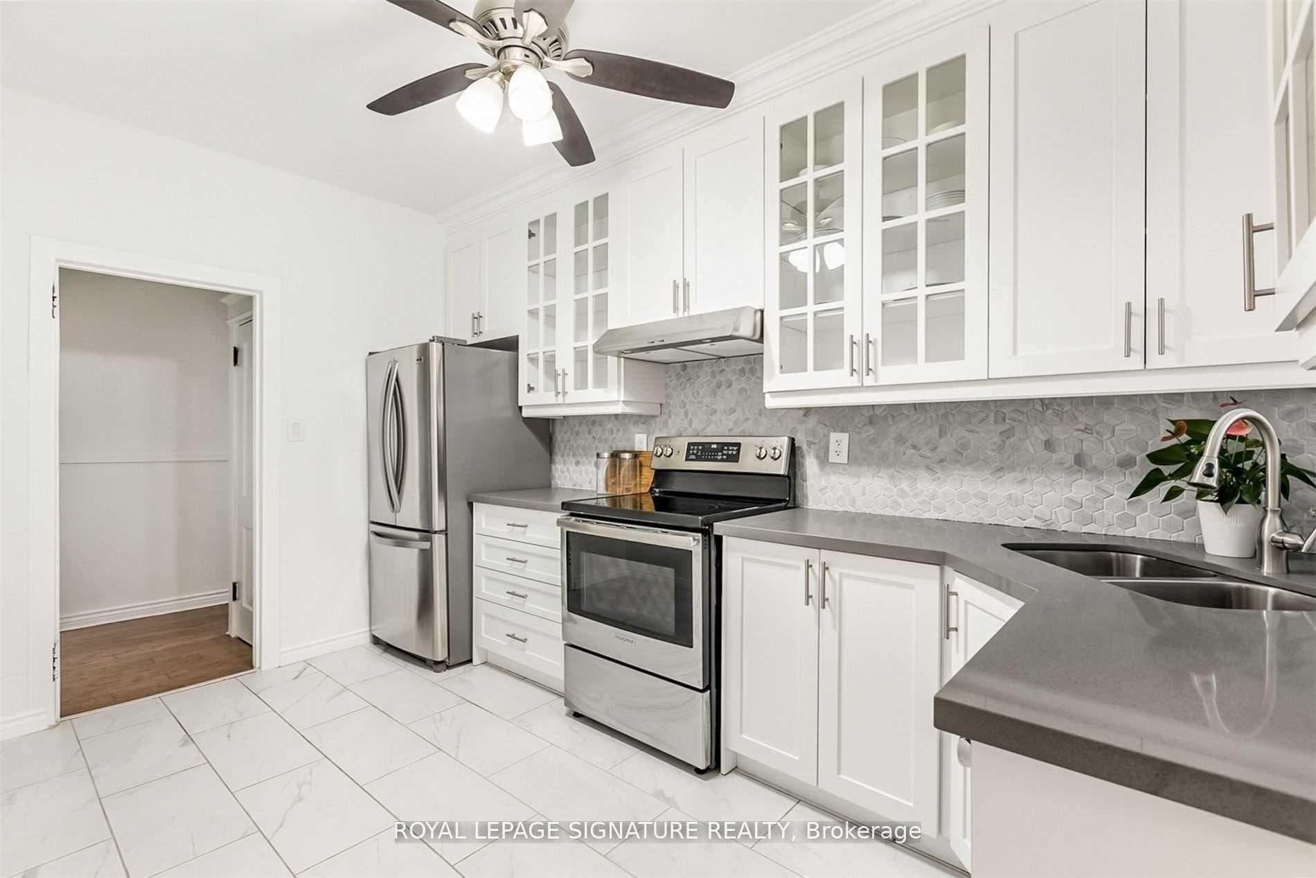 419 Crawford Street, Downtown Toronto / Waterfront, ON M6G 3J7 - Photo 1